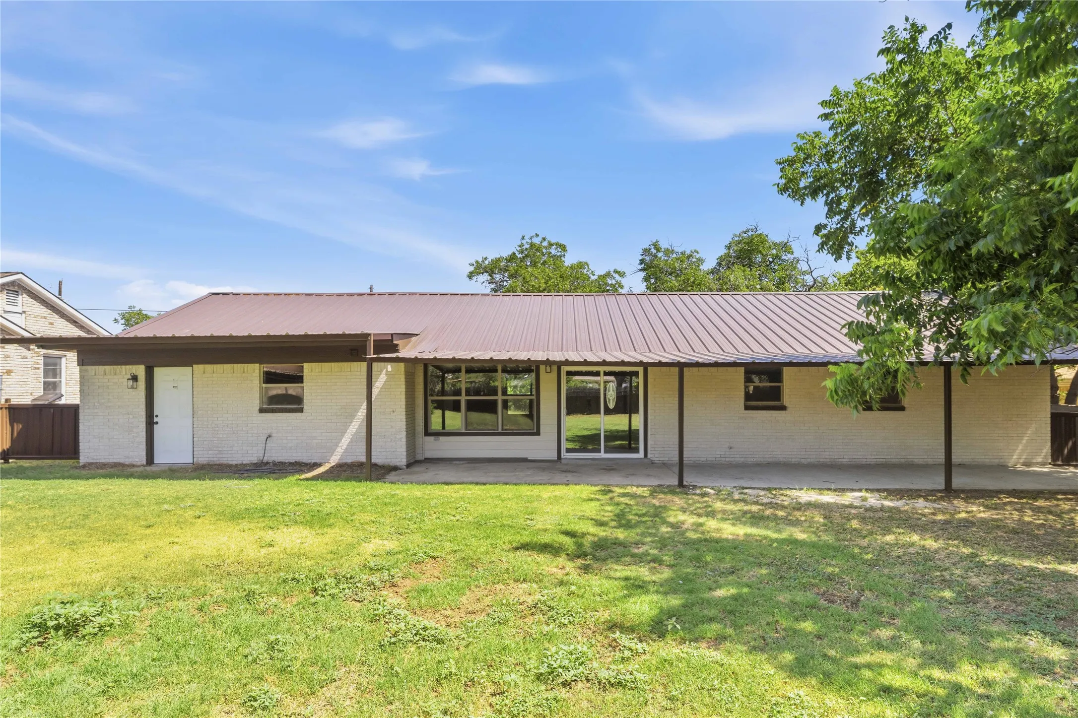 Single Family Residence For Sale in Coleman County , 809 W Liveoak Street, Coleman, Texas 76834, 3 Bedroom, 2 Bathroom, Garage spaces, 2,076 Sqft, built in 0, mls#21328201, Real Estate Agent in Coleman, Homes For Sale in Coleman county, Homes For Sale in Coleman, Realtor in Coleman Texas, Real Estate Brokerage Independent Realty Texas, Luminita Cordes Realtor