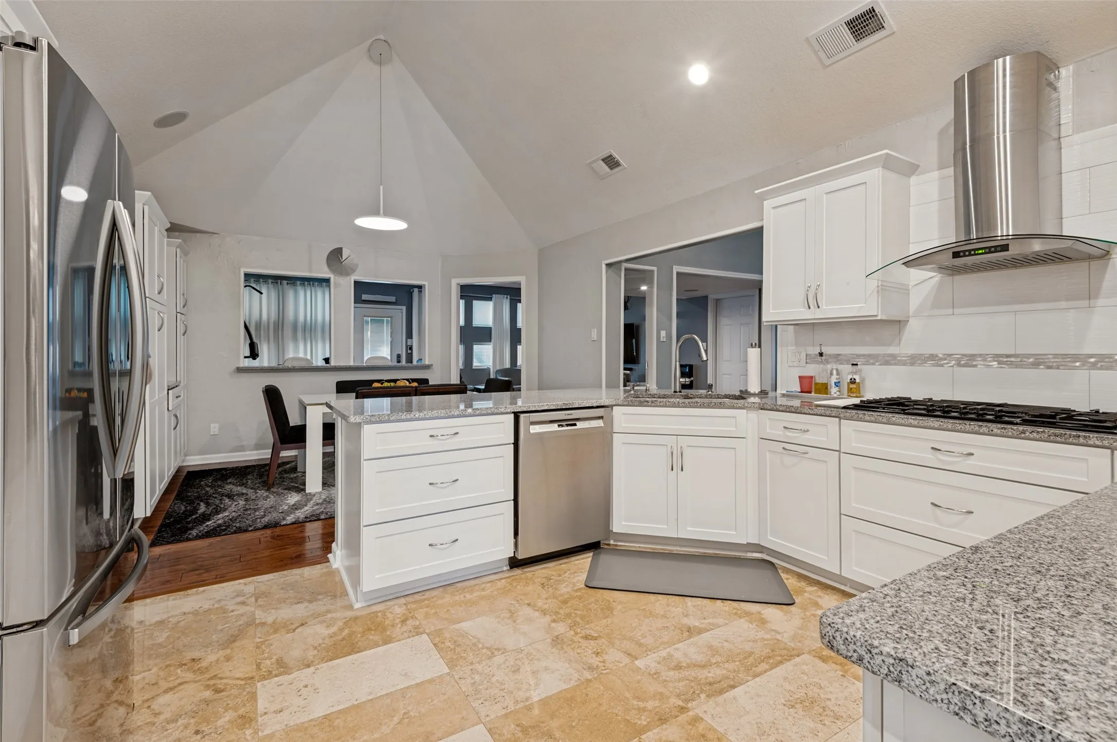 Single Family Residence For Sale in Tarrant County , 2708 Monarch Drive, Arlington, Texas 76006, 3 Bedroom, 3 Bathroom, 4 Garage spaces, 3,005 Sqft, built in 1986, mls#21328219, Real Estate Agent in Arlington, Homes For Sale in Tarrant county, Homes For Sale in Arlington, Realtor in Arlington Texas, Real Estate Brokerage Independent Realty Texas, Luminita Cordes Realtor