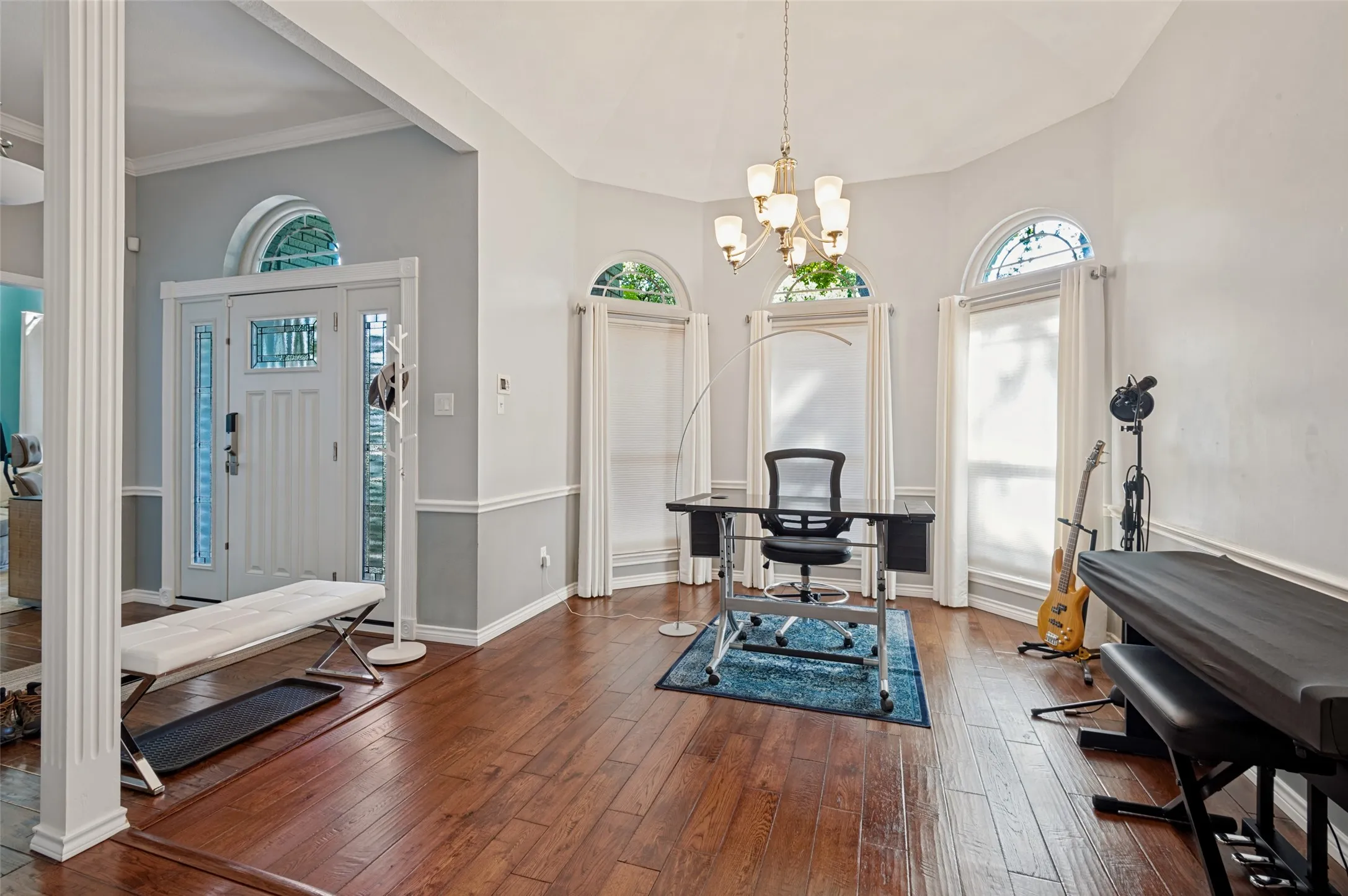 Single Family Residence For Sale in Tarrant County , 2708 Monarch Drive, Arlington, Texas 76006, 3 Bedroom, 3 Bathroom, 4 Garage spaces, 3,005 Sqft, built in 1986, mls#21328219, Real Estate Agent in Arlington, Homes For Sale in Tarrant county, Homes For Sale in Arlington, Realtor in Arlington Texas, Real Estate Brokerage Independent Realty Texas, Luminita Cordes Realtor