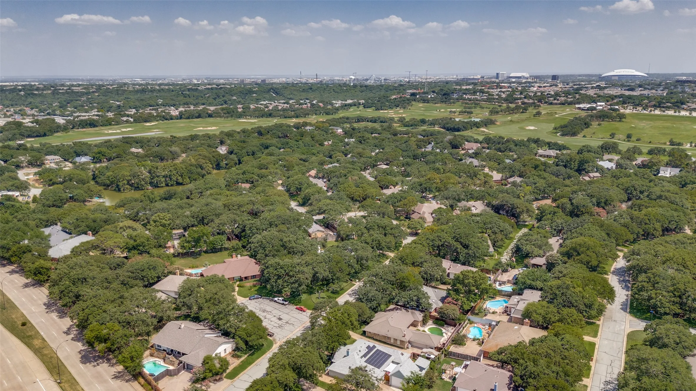 Single Family Residence For Sale in Tarrant County , 2708 Monarch Drive, Arlington, Texas 76006, 3 Bedroom, 3 Bathroom, 4 Garage spaces, 3,005 Sqft, built in 1986, mls#21328219, Real Estate Agent in Arlington, Homes For Sale in Tarrant county, Homes For Sale in Arlington, Realtor in Arlington Texas, Real Estate Brokerage Independent Realty Texas, Luminita Cordes Realtor