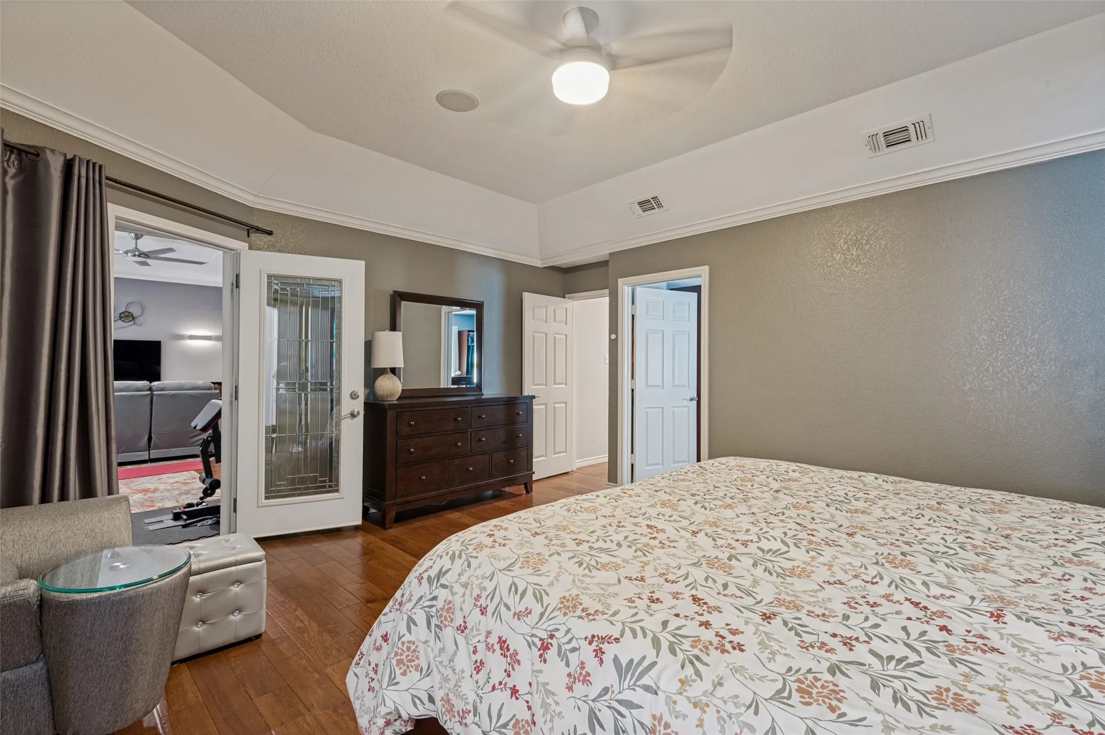 Single Family Residence For Sale in Tarrant County , 2708 Monarch Drive, Arlington, Texas 76006, 3 Bedroom, 3 Bathroom, 4 Garage spaces, 3,005 Sqft, built in 1986, mls#21328219, Real Estate Agent in Arlington, Homes For Sale in Tarrant county, Homes For Sale in Arlington, Realtor in Arlington Texas, Real Estate Brokerage Independent Realty Texas, Luminita Cordes Realtor