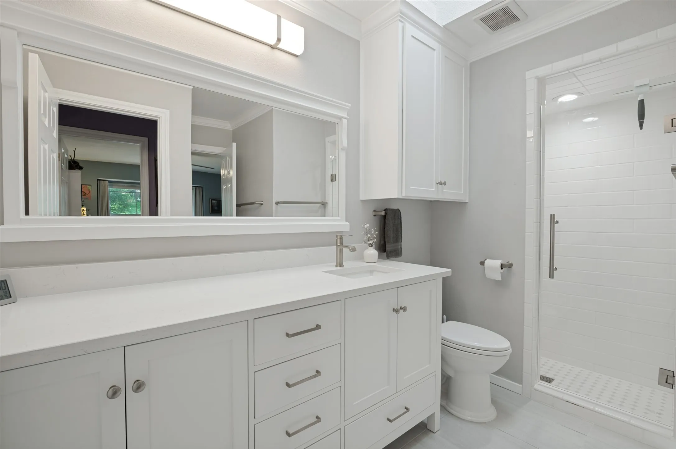 1st Bedroom Suite Bath