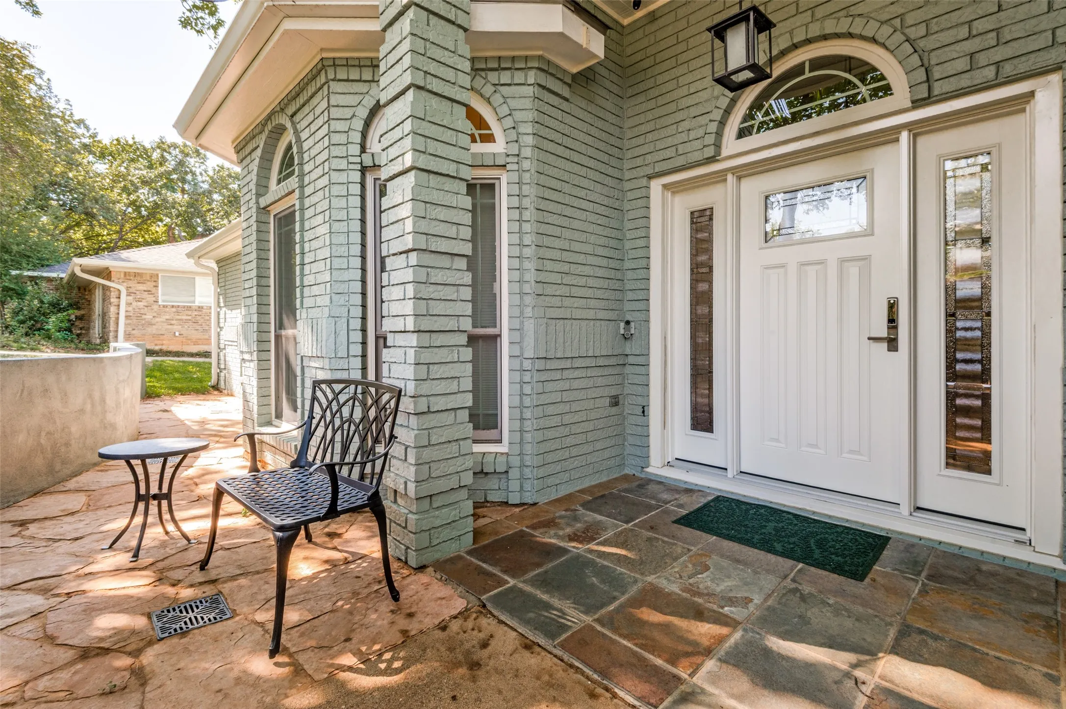Single Family Residence For Sale in Tarrant County , 2708 Monarch Drive, Arlington, Texas 76006, 3 Bedroom, 3 Bathroom, 4 Garage spaces, 3,005 Sqft, built in 1986, mls#21328219, Real Estate Agent in Arlington, Homes For Sale in Tarrant county, Homes For Sale in Arlington, Realtor in Arlington Texas, Real Estate Brokerage Independent Realty Texas, Luminita Cordes Realtor