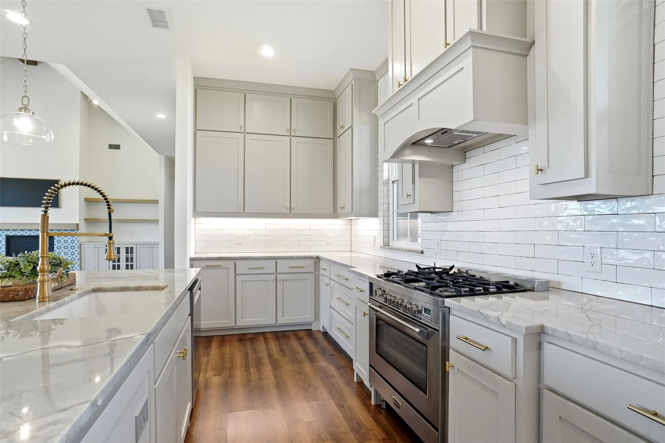 Single Family Residence For Sale in Ellis County , 4411 Azalea Way, Midlothian, Texas 76065, 5 Bedrooms, 4 Bathrooms, 3 Garage spaces, 3,838 Sqft, built in 2021, Price $1,124,999, mls#21327622, Real Estate Agent in Midlothian, Homes For Sale in Ellis county, Homes For Sale in Midlothian, Realtor in Midlothian Texas, Real Estate Brokerage Independent Realty Texas, Luminita Cordes Realtor