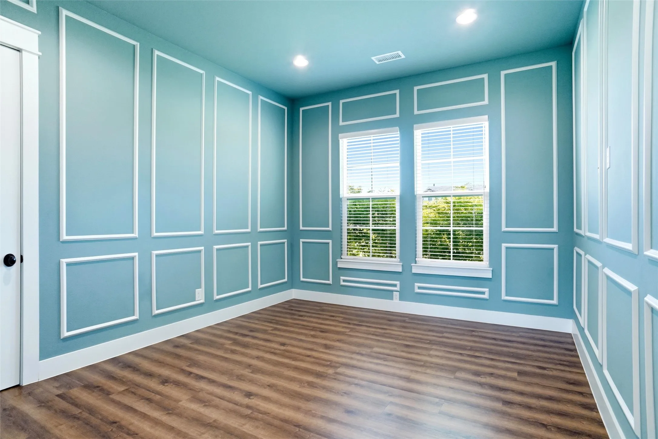 Single Family Residence For Sale in Ellis County , 4411 Azalea Way, Midlothian, Texas 76065, 5 Bedrooms, 4 Bathrooms, 3 Garage spaces, 3,838 Sqft, built in 2021, Price $1,124,999, mls#21327622, Real Estate Agent in Midlothian, Homes For Sale in Ellis county, Homes For Sale in Midlothian, Realtor in Midlothian Texas, Real Estate Brokerage Independent Realty Texas, Luminita Cordes Realtor