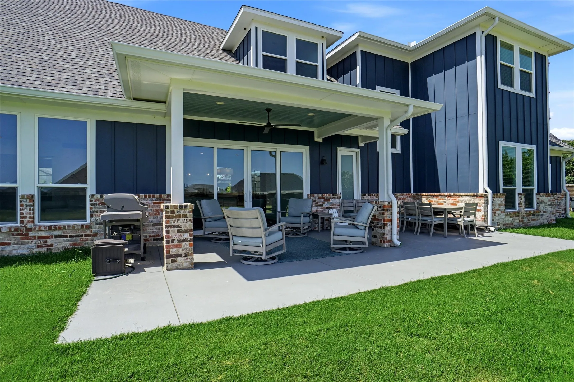 Single Family Residence For Sale in Ellis County , 4411 Azalea Way, Midlothian, Texas 76065, 5 Bedrooms, 4 Bathrooms, 3 Garage spaces, 3,838 Sqft, built in 2021, Price $1,124,999, mls#21327622, Real Estate Agent in Midlothian, Homes For Sale in Ellis county, Homes For Sale in Midlothian, Realtor in Midlothian Texas, Real Estate Brokerage Independent Realty Texas, Luminita Cordes Realtor