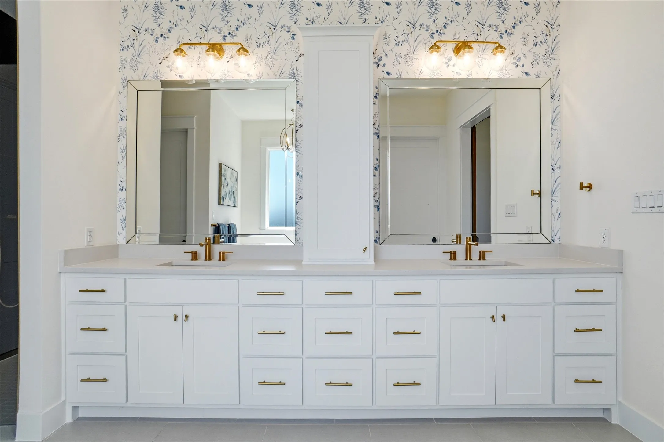 Single Family Residence For Sale in Ellis County , 4411 Azalea Way, Midlothian, Texas 76065, 5 Bedrooms, 4 Bathrooms, 3 Garage spaces, 3,838 Sqft, built in 2021, Price $1,124,999, mls#21327622, Real Estate Agent in Midlothian, Homes For Sale in Ellis county, Homes For Sale in Midlothian, Realtor in Midlothian Texas, Real Estate Brokerage Independent Realty Texas, Luminita Cordes Realtor
