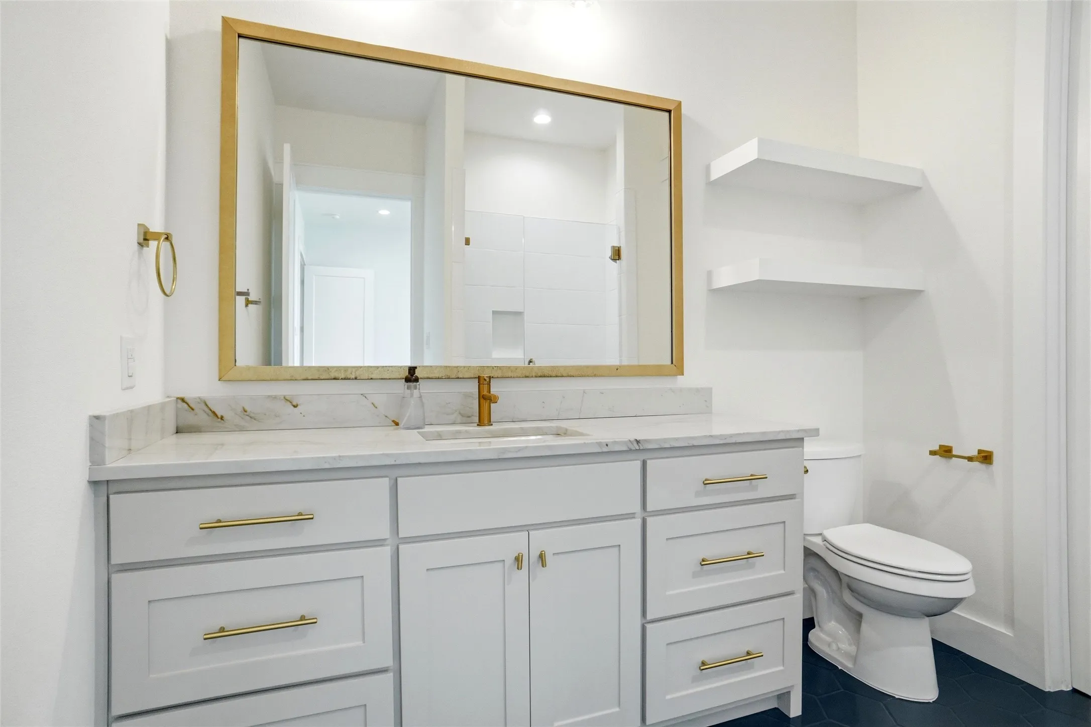 Single Family Residence For Sale in Ellis County , 4411 Azalea Way, Midlothian, Texas 76065, 5 Bedrooms, 4 Bathrooms, 3 Garage spaces, 3,838 Sqft, built in 2021, Price $1,124,999, mls#21327622, Real Estate Agent in Midlothian, Homes For Sale in Ellis county, Homes For Sale in Midlothian, Realtor in Midlothian Texas, Real Estate Brokerage Independent Realty Texas, Luminita Cordes Realtor