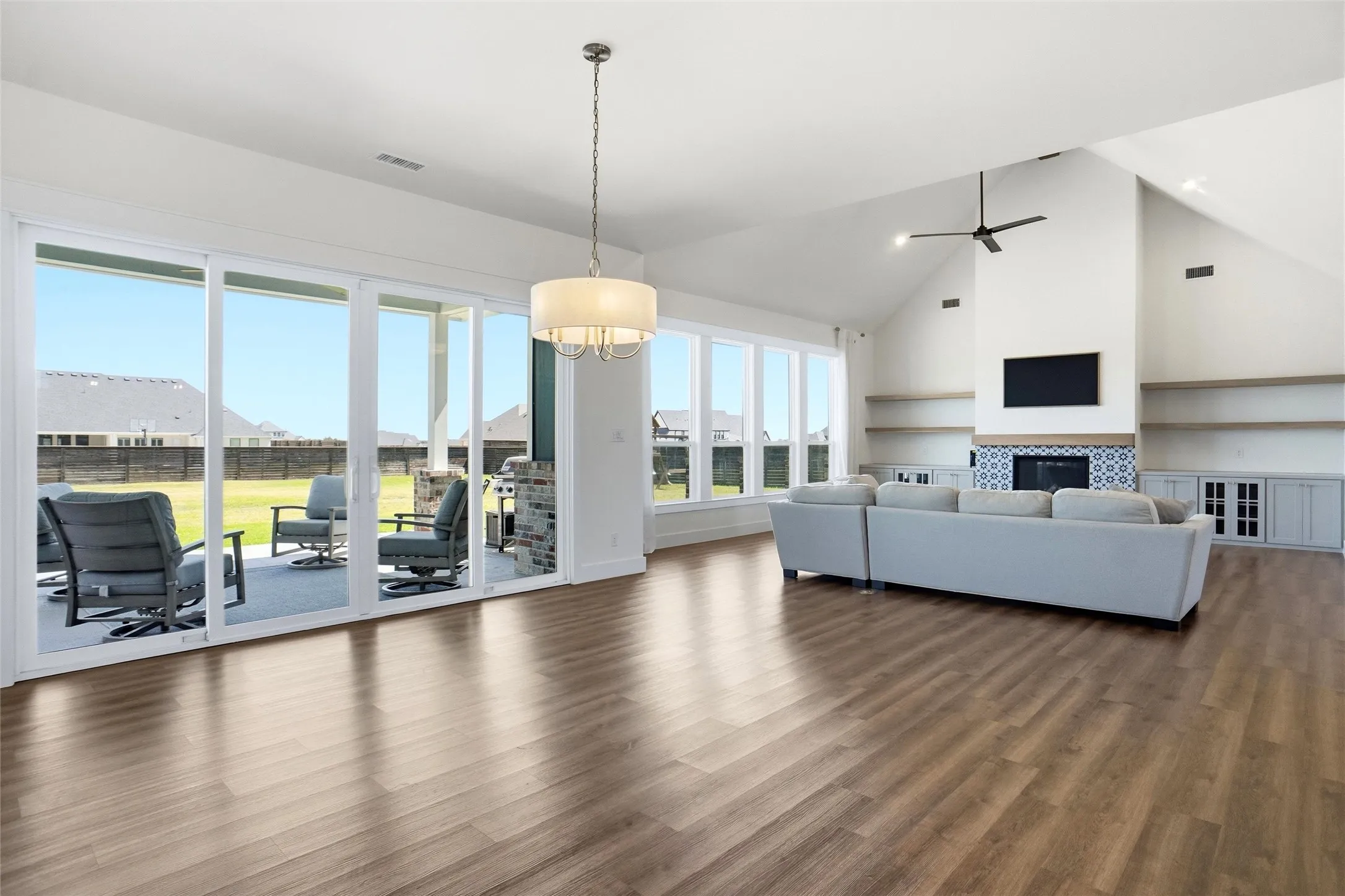 Single Family Residence For Sale in Ellis County , 4411 Azalea Way, Midlothian, Texas 76065, 5 Bedrooms, 4 Bathrooms, 3 Garage spaces, 3,838 Sqft, built in 2021, Price $1,124,999, mls#21327622, Real Estate Agent in Midlothian, Homes For Sale in Ellis county, Homes For Sale in Midlothian, Realtor in Midlothian Texas, Real Estate Brokerage Independent Realty Texas, Luminita Cordes Realtor