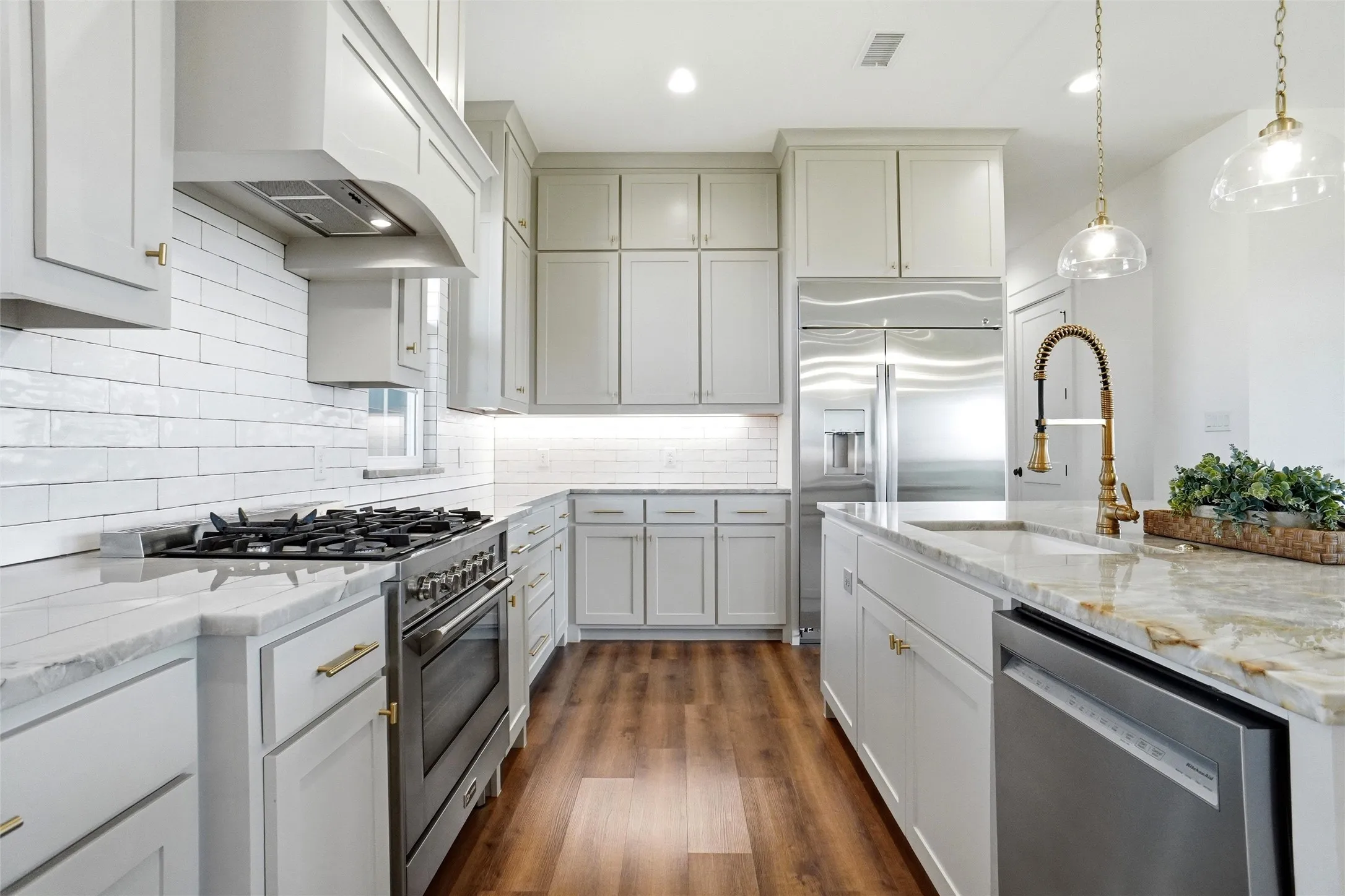 Single Family Residence For Sale in Ellis County , 4411 Azalea Way, Midlothian, Texas 76065, 5 Bedrooms, 4 Bathrooms, 3 Garage spaces, 3,838 Sqft, built in 2021, Price $1,124,999, mls#21327622, Real Estate Agent in Midlothian, Homes For Sale in Ellis county, Homes For Sale in Midlothian, Realtor in Midlothian Texas, Real Estate Brokerage Independent Realty Texas, Luminita Cordes Realtor
