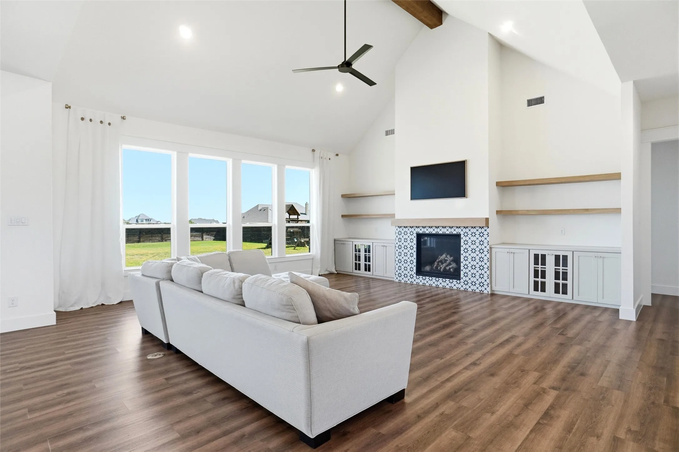 Single Family Residence For Sale in Ellis County , 4411 Azalea Way, Midlothian, Texas 76065, 5 Bedrooms, 4 Bathrooms, 3 Garage spaces, 3,838 Sqft, built in 2021, Price $1,124,999, mls#21327622, Real Estate Agent in Midlothian, Homes For Sale in Ellis county, Homes For Sale in Midlothian, Realtor in Midlothian Texas, Real Estate Brokerage Independent Realty Texas, Luminita Cordes Realtor
