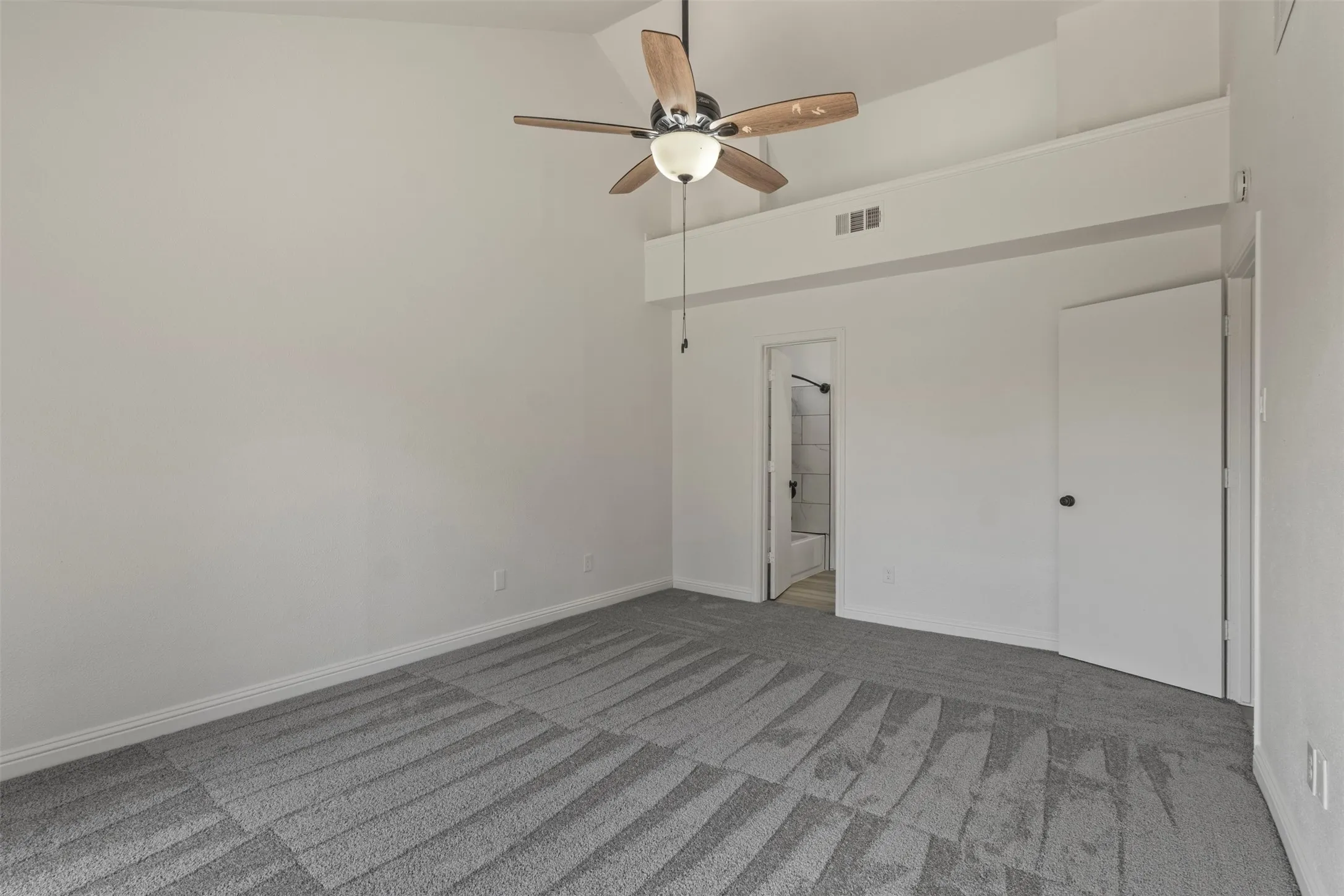 Single Family Residence For Sale in Denton County , 3701 Clover Hill Lane, Carrollton, Texas 75007, 2 Bedroom, 2 Bathroom, 2 Garage spaces, 1,271 Sqft, built in 1982, mls#21323207, Real Estate Agent in Carrollton, Homes For Sale in Denton county, Homes For Sale in Carrollton, Realtor in Carrollton Texas, Real Estate Brokerage Independent Realty Texas, Luminita Cordes Realtor