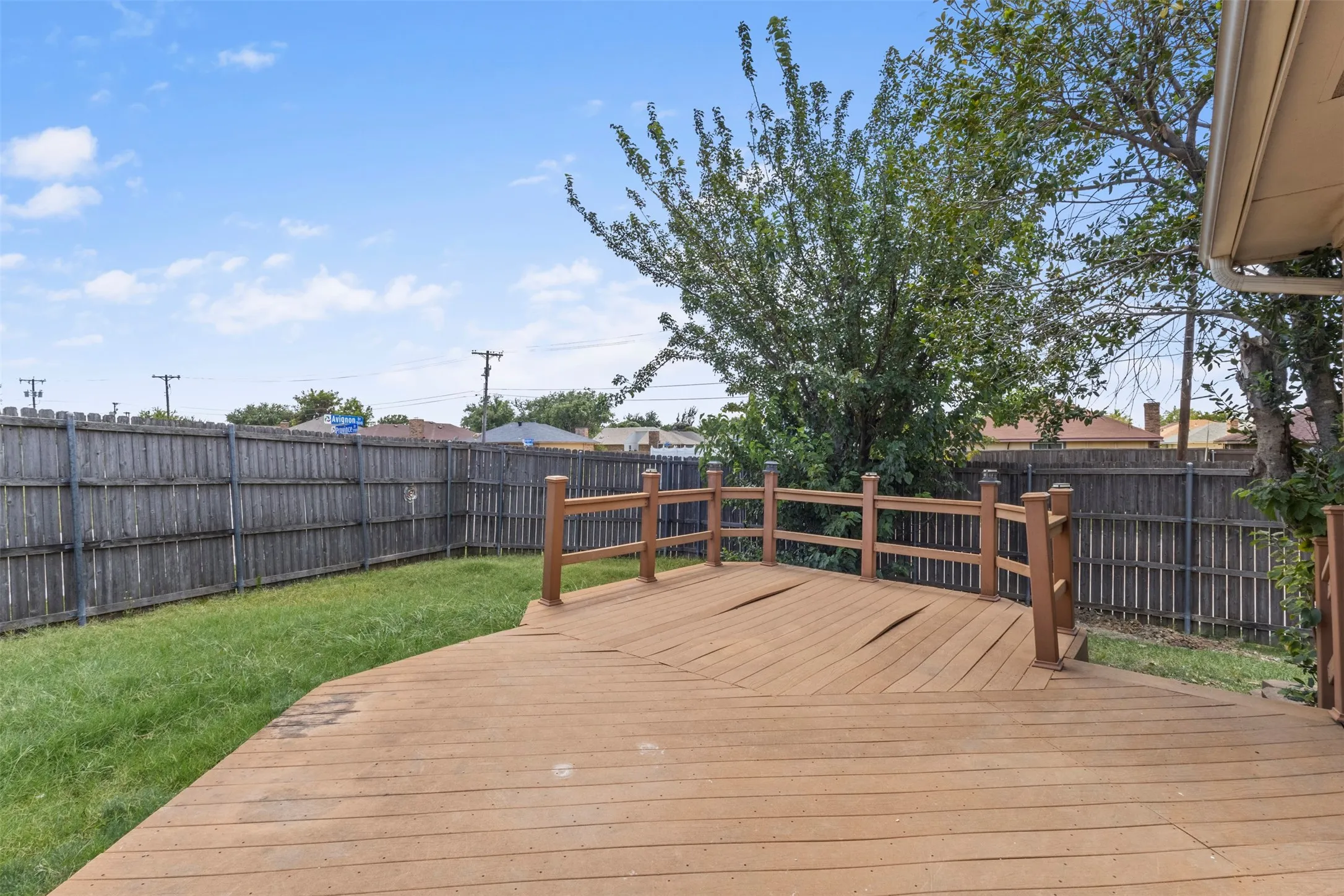 Single Family Residence For Sale in Denton County , 3701 Clover Hill Lane, Carrollton, Texas 75007, 2 Bedroom, 2 Bathroom, 2 Garage spaces, 1,271 Sqft, built in 1982, mls#21323207, Real Estate Agent in Carrollton, Homes For Sale in Denton county, Homes For Sale in Carrollton, Realtor in Carrollton Texas, Real Estate Brokerage Independent Realty Texas, Luminita Cordes Realtor