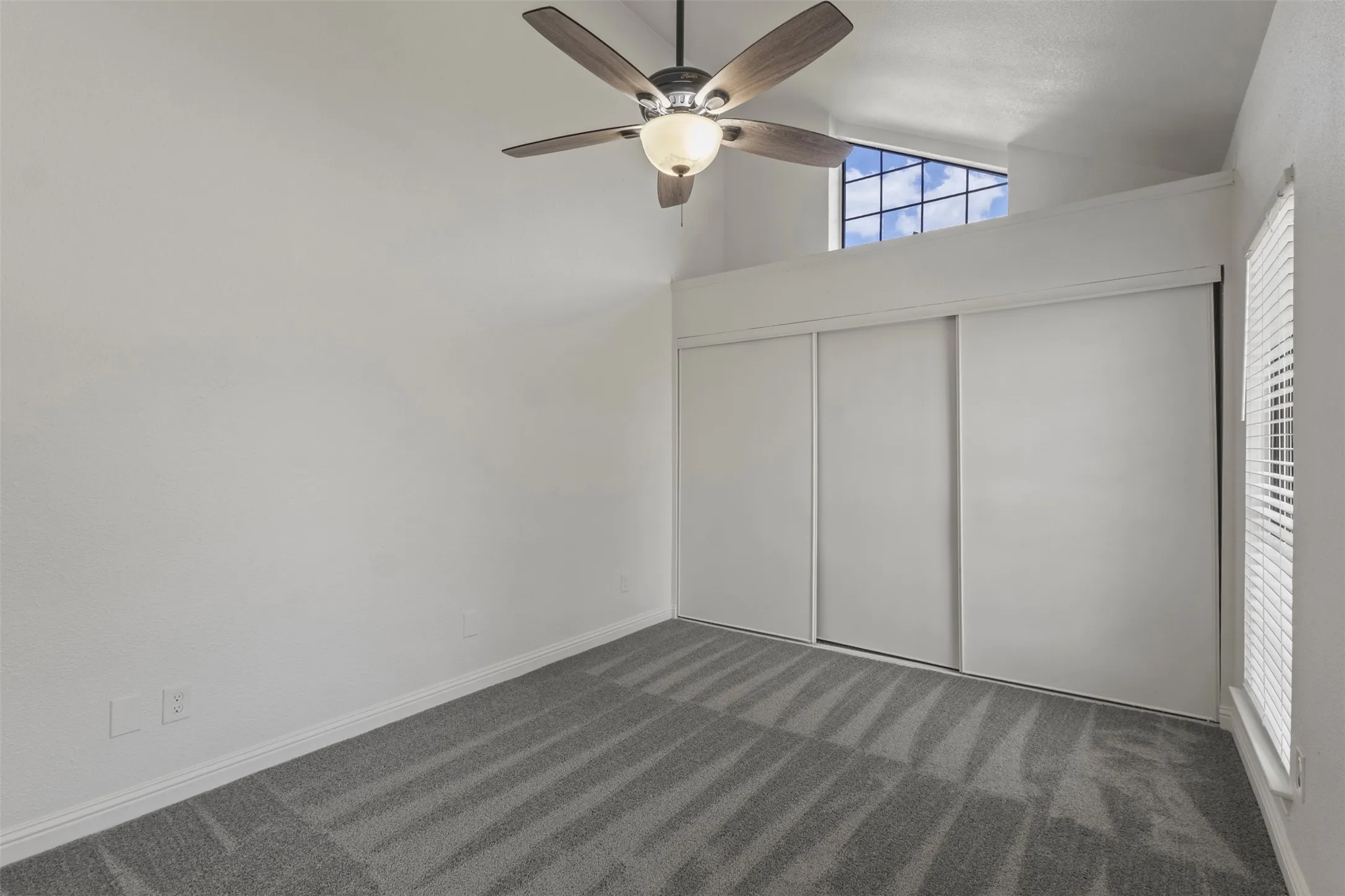 Single Family Residence For Sale in Denton County , 3701 Clover Hill Lane, Carrollton, Texas 75007, 2 Bedroom, 2 Bathroom, 2 Garage spaces, 1,271 Sqft, built in 1982, mls#21323207, Real Estate Agent in Carrollton, Homes For Sale in Denton county, Homes For Sale in Carrollton, Realtor in Carrollton Texas, Real Estate Brokerage Independent Realty Texas, Luminita Cordes Realtor