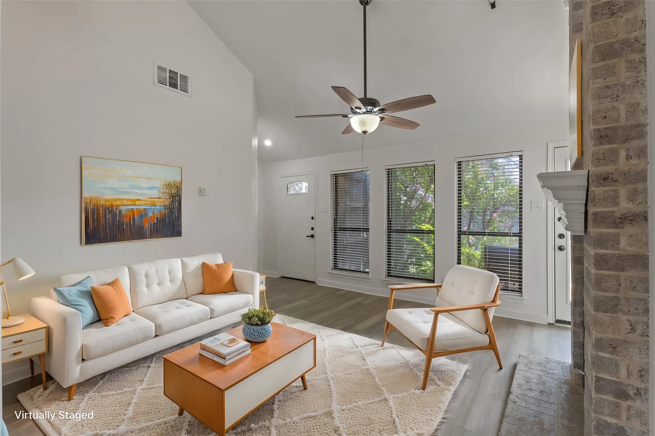 Single Family Residence For Sale in Denton County , 3701 Clover Hill Lane, Carrollton, Texas 75007, 2 Bedroom, 2 Bathroom, 2 Garage spaces, 1,271 Sqft, built in 1982, mls#21323207, Real Estate Agent in Carrollton, Homes For Sale in Denton county, Homes For Sale in Carrollton, Realtor in Carrollton Texas, Real Estate Brokerage Independent Realty Texas, Luminita Cordes Realtor