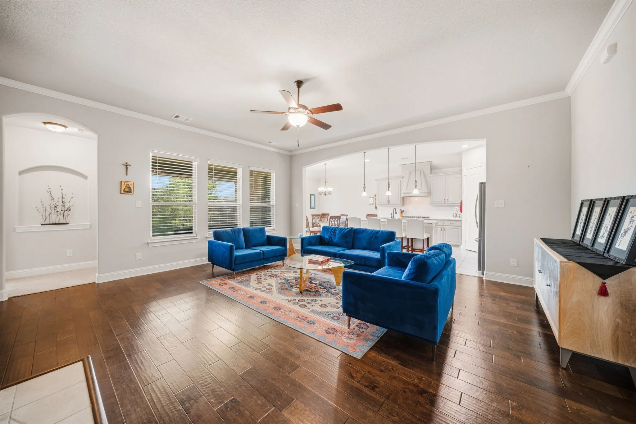 Single Family Residence For Sale in Ellis County , 134 Water Garden Drive, Waxahachie, Texas 75165, 4 Bedroom, 3 Bathroom, 3 Garage spaces, 2,598 Sqft, built in 2017, mls#21328159, Real Estate Agent in Waxahachie, Homes For Sale in Ellis county, Homes For Sale in Waxahachie, Realtor in Waxahachie Texas, Real Estate Brokerage Independent Realty Texas, Luminita Cordes Realtor