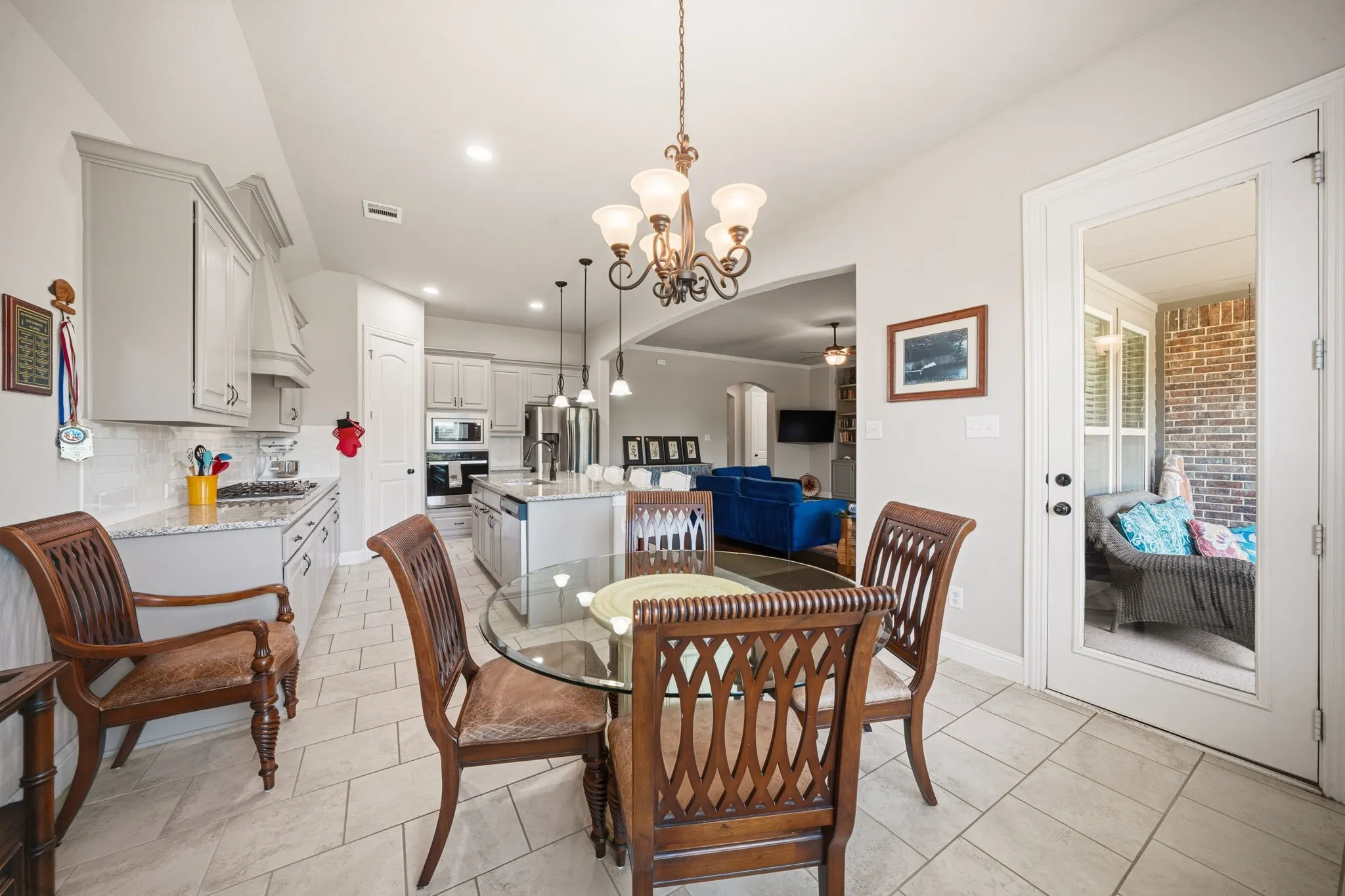 Single Family Residence For Sale in Ellis County , 134 Water Garden Drive, Waxahachie, Texas 75165, 4 Bedroom, 3 Bathroom, 3 Garage spaces, 2,598 Sqft, built in 2017, mls#21328159, Real Estate Agent in Waxahachie, Homes For Sale in Ellis county, Homes For Sale in Waxahachie, Realtor in Waxahachie Texas, Real Estate Brokerage Independent Realty Texas, Luminita Cordes Realtor