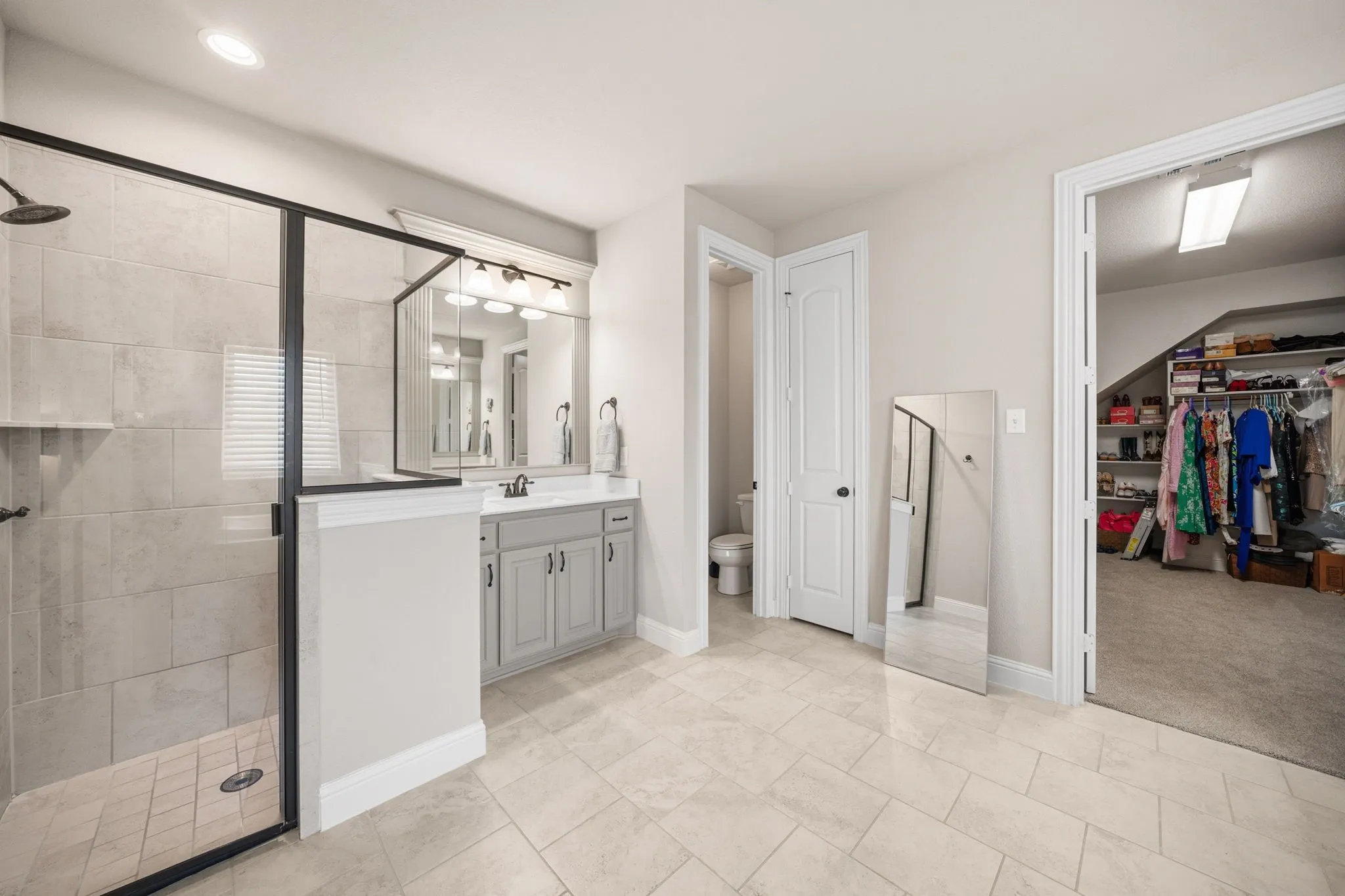 Single Family Residence For Sale in Ellis County , 134 Water Garden Drive, Waxahachie, Texas 75165, 4 Bedroom, 3 Bathroom, 3 Garage spaces, 2,598 Sqft, built in 2017, mls#21328159, Real Estate Agent in Waxahachie, Homes For Sale in Ellis county, Homes For Sale in Waxahachie, Realtor in Waxahachie Texas, Real Estate Brokerage Independent Realty Texas, Luminita Cordes Realtor