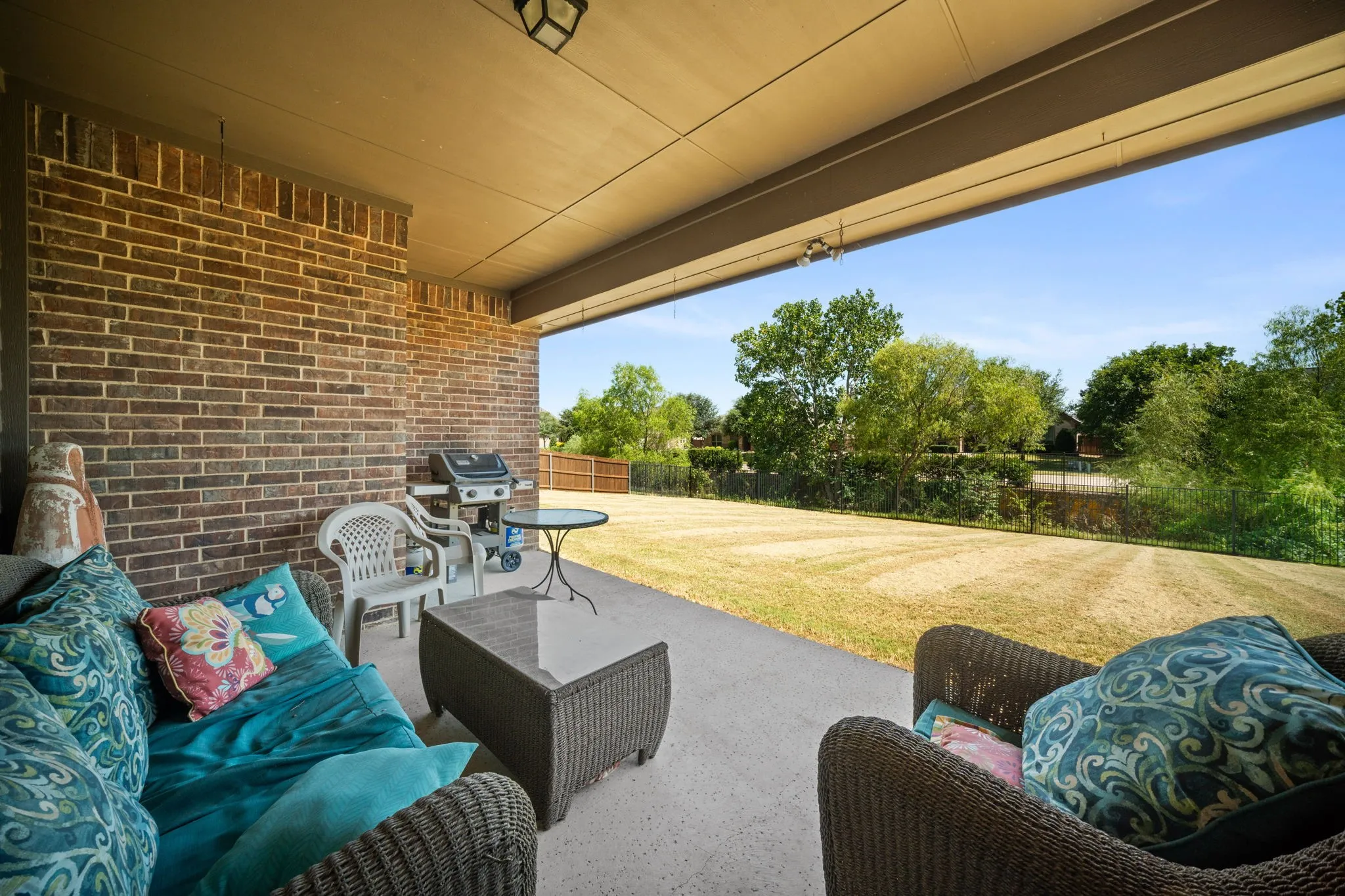 Single Family Residence For Sale in Ellis County , 134 Water Garden Drive, Waxahachie, Texas 75165, 4 Bedroom, 3 Bathroom, 3 Garage spaces, 2,598 Sqft, built in 2017, mls#21328159, Real Estate Agent in Waxahachie, Homes For Sale in Ellis county, Homes For Sale in Waxahachie, Realtor in Waxahachie Texas, Real Estate Brokerage Independent Realty Texas, Luminita Cordes Realtor