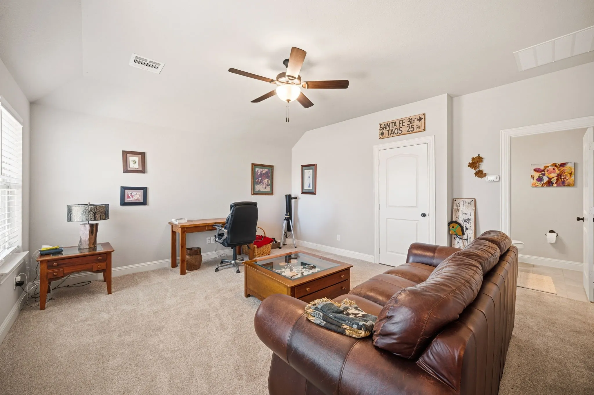 Single Family Residence For Sale in Ellis County , 134 Water Garden Drive, Waxahachie, Texas 75165, 4 Bedroom, 3 Bathroom, 3 Garage spaces, 2,598 Sqft, built in 2017, mls#21328159, Real Estate Agent in Waxahachie, Homes For Sale in Ellis county, Homes For Sale in Waxahachie, Realtor in Waxahachie Texas, Real Estate Brokerage Independent Realty Texas, Luminita Cordes Realtor