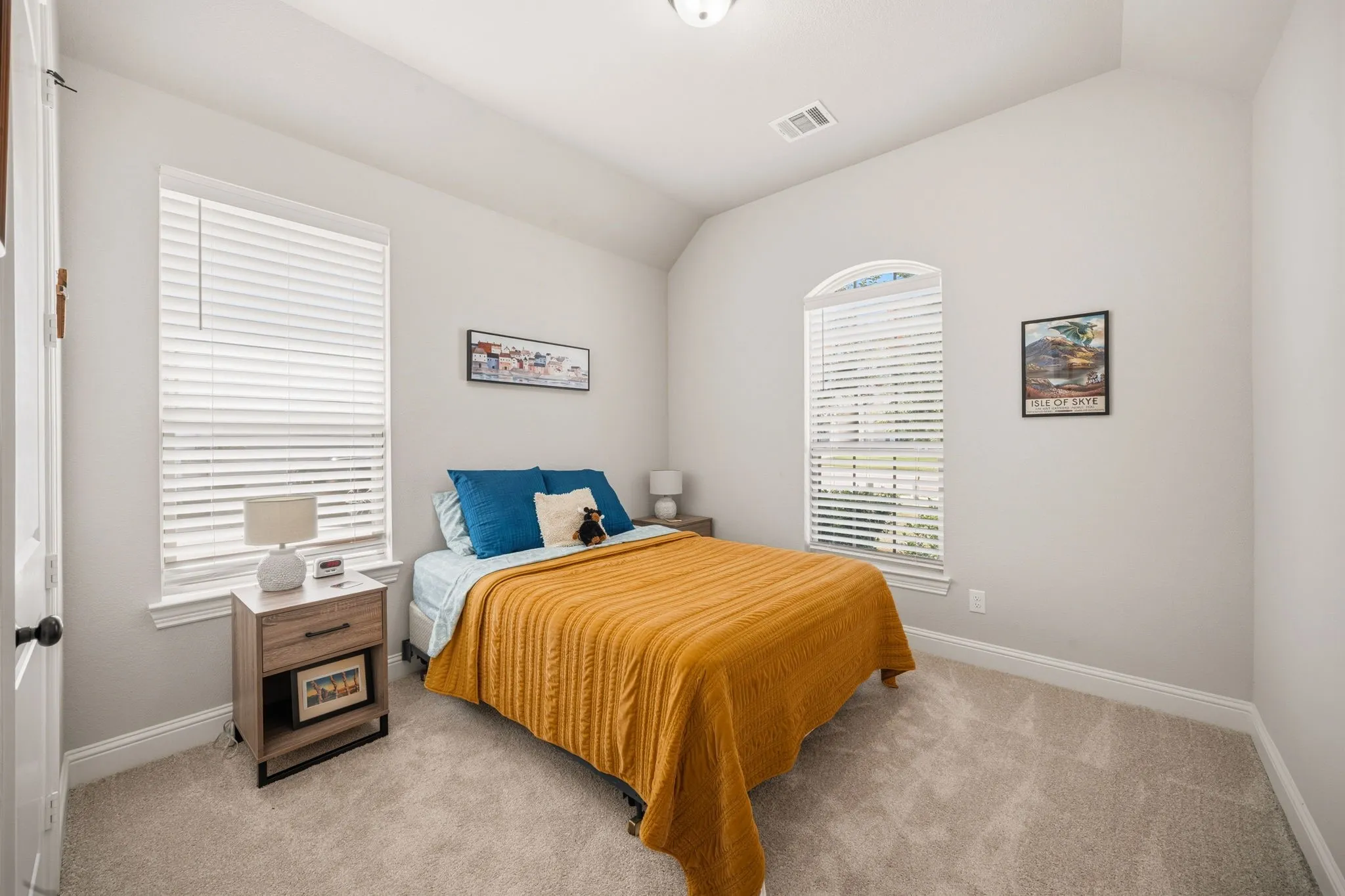 Single Family Residence For Sale in Ellis County , 134 Water Garden Drive, Waxahachie, Texas 75165, 4 Bedroom, 3 Bathroom, 3 Garage spaces, 2,598 Sqft, built in 2017, mls#21328159, Real Estate Agent in Waxahachie, Homes For Sale in Ellis county, Homes For Sale in Waxahachie, Realtor in Waxahachie Texas, Real Estate Brokerage Independent Realty Texas, Luminita Cordes Realtor