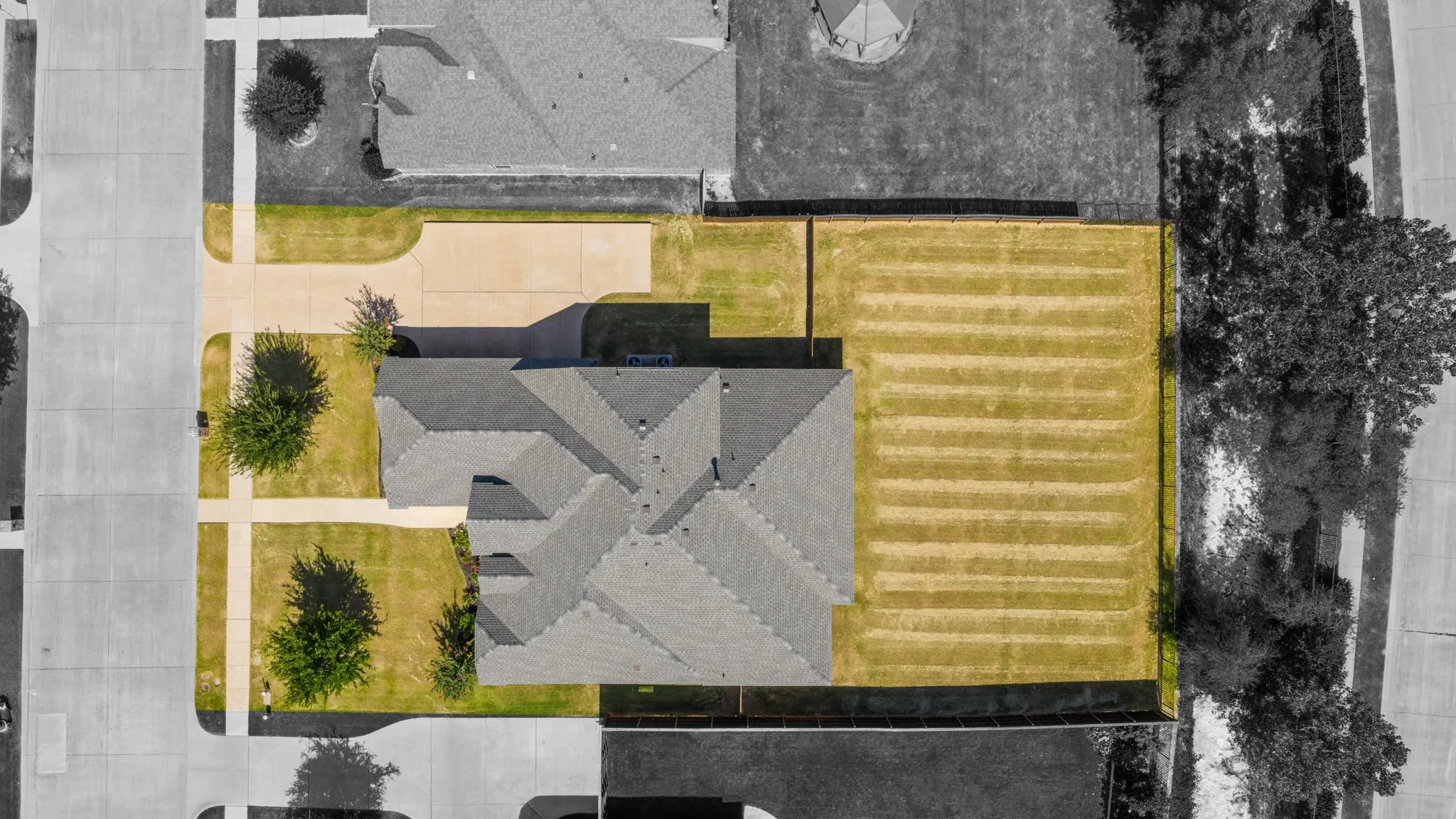 Single Family Residence For Sale in Ellis County , 134 Water Garden Drive, Waxahachie, Texas 75165, 4 Bedroom, 3 Bathroom, 3 Garage spaces, 2,598 Sqft, built in 2017, mls#21328159, Real Estate Agent in Waxahachie, Homes For Sale in Ellis county, Homes For Sale in Waxahachie, Realtor in Waxahachie Texas, Real Estate Brokerage Independent Realty Texas, Luminita Cordes Realtor