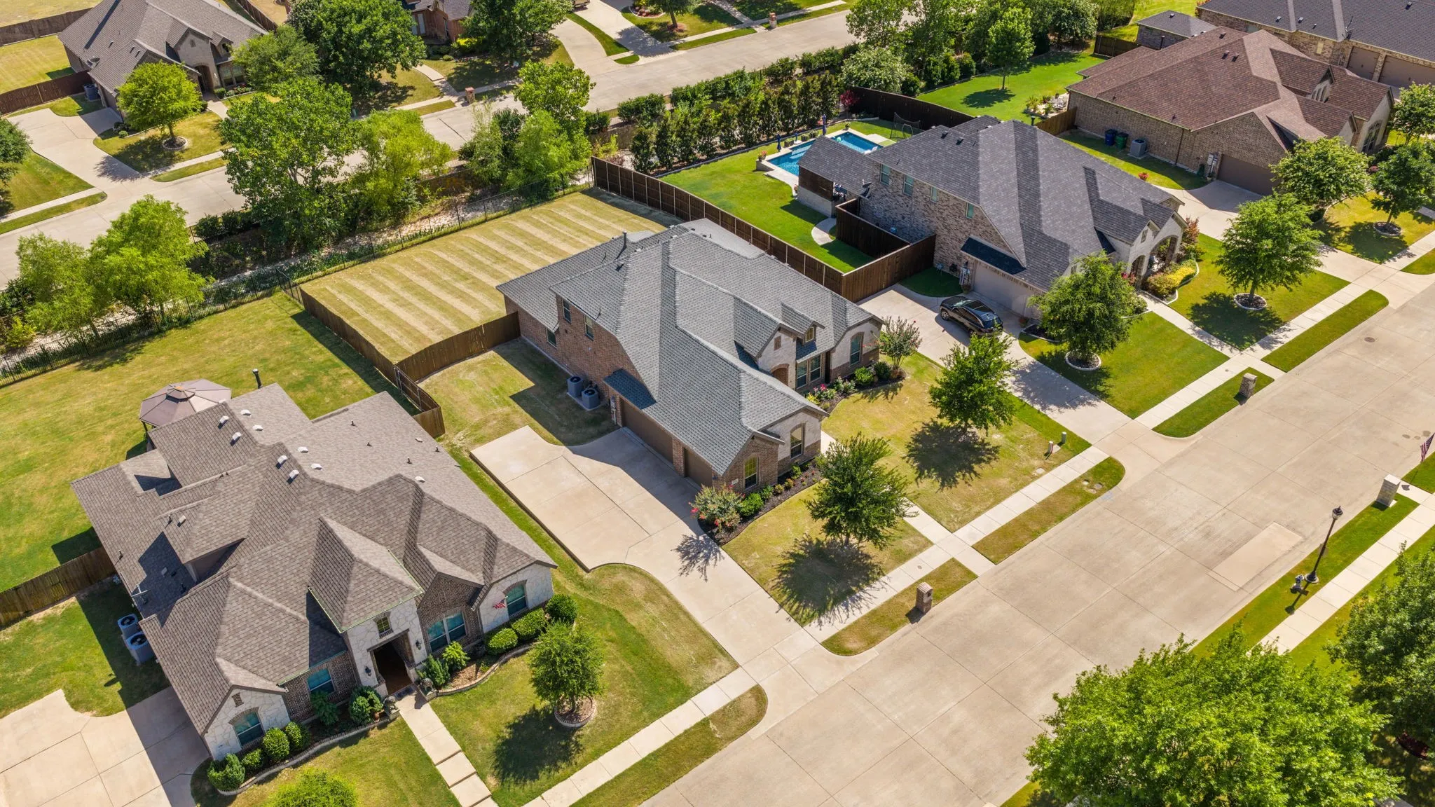Single Family Residence For Sale in Ellis County , 134 Water Garden Drive, Waxahachie, Texas 75165, 4 Bedroom, 3 Bathroom, 3 Garage spaces, 2,598 Sqft, built in 2017, mls#21328159, Real Estate Agent in Waxahachie, Homes For Sale in Ellis county, Homes For Sale in Waxahachie, Realtor in Waxahachie Texas, Real Estate Brokerage Independent Realty Texas, Luminita Cordes Realtor