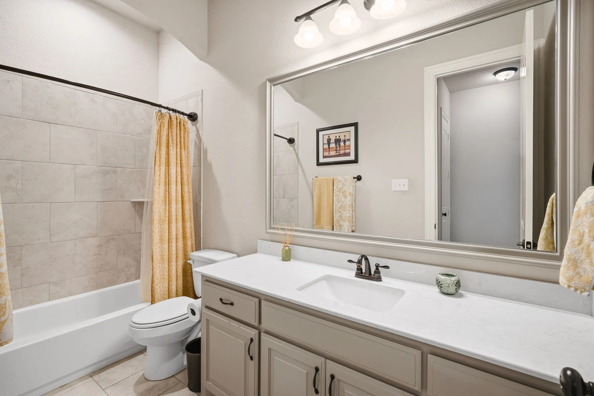 Single Family Residence For Sale in Ellis County , 134 Water Garden Drive, Waxahachie, Texas 75165, 4 Bedroom, 3 Bathroom, 3 Garage spaces, 2,598 Sqft, built in 2017, mls#21328159, Real Estate Agent in Waxahachie, Homes For Sale in Ellis county, Homes For Sale in Waxahachie, Realtor in Waxahachie Texas, Real Estate Brokerage Independent Realty Texas, Luminita Cordes Realtor