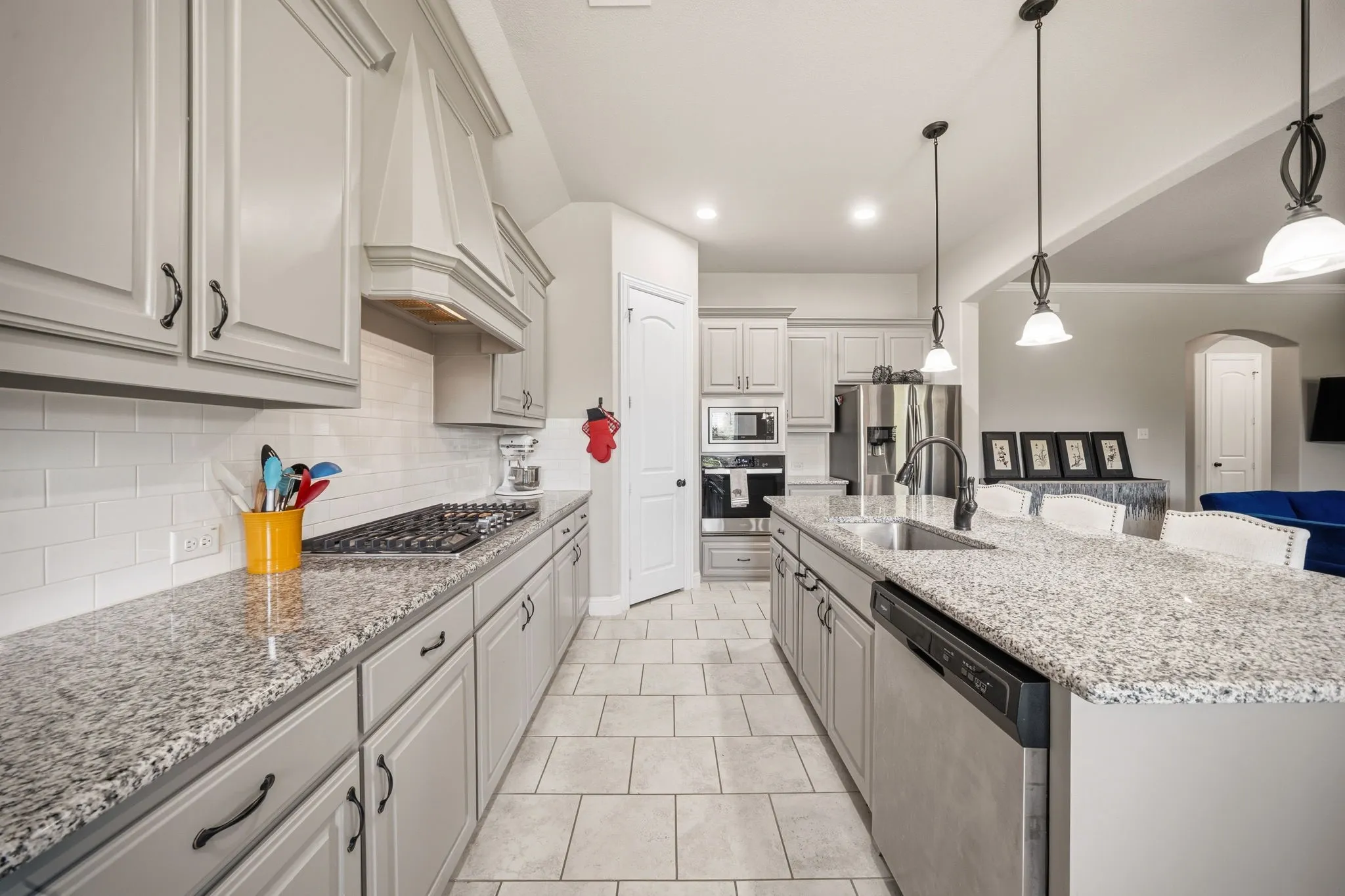 Single Family Residence For Sale in Ellis County , 134 Water Garden Drive, Waxahachie, Texas 75165, 4 Bedroom, 3 Bathroom, 3 Garage spaces, 2,598 Sqft, built in 2017, mls#21328159, Real Estate Agent in Waxahachie, Homes For Sale in Ellis county, Homes For Sale in Waxahachie, Realtor in Waxahachie Texas, Real Estate Brokerage Independent Realty Texas, Luminita Cordes Realtor