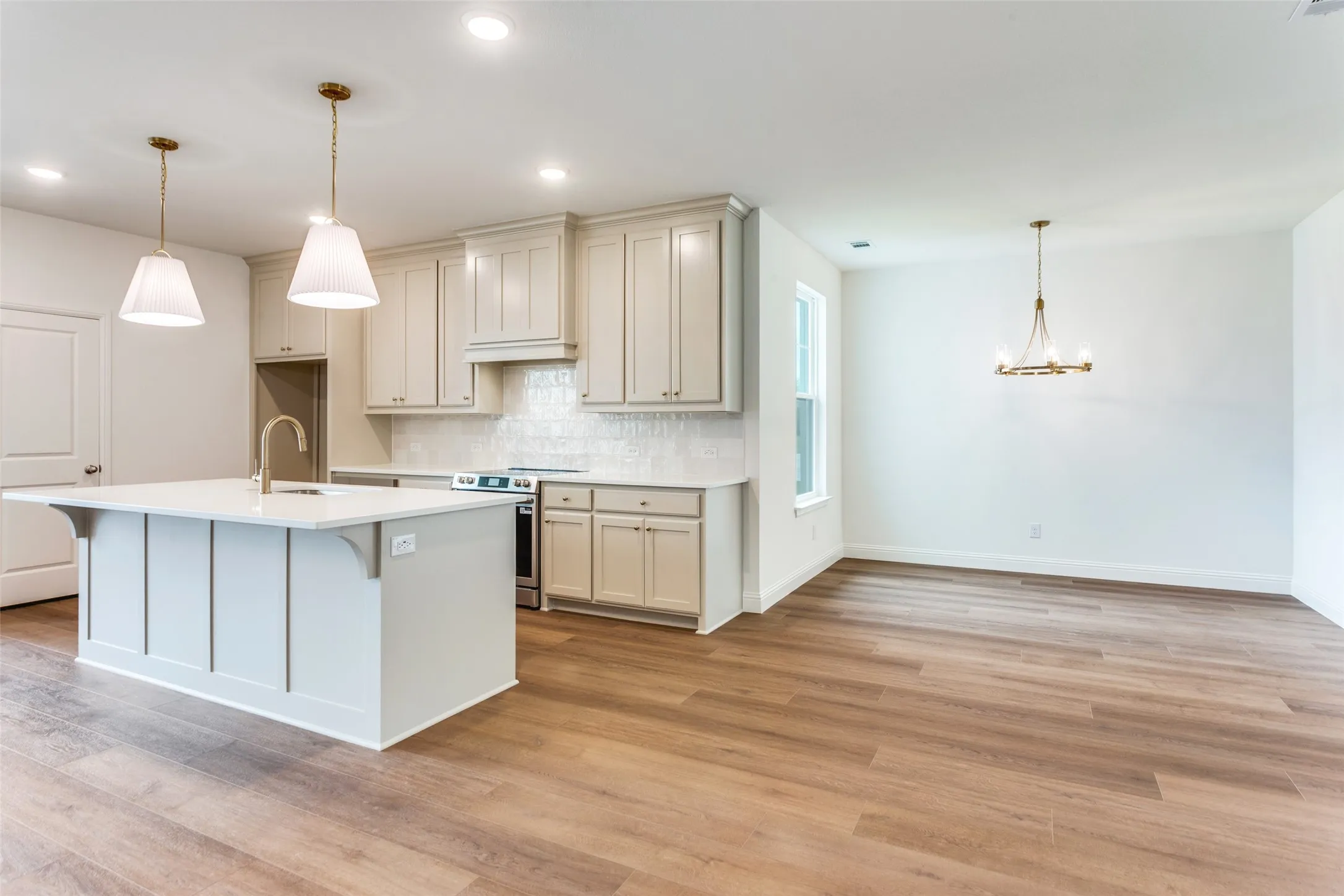 Single Family Residence For Sale in Parker County , 850 Meadow Place Drive, Willow Park, Texas 76087, 4 Bedroom, 3 Bathroom, 2 Garage spaces, 2,914 Sqft, built in 2026, mls#21318955, Real Estate Agent in Willow Park, Homes For Sale in Parker county, Homes For Sale in Willow Park, Realtor in Willow Park Texas, Real Estate Brokerage Independent Realty Texas, Luminita Cordes Realtor