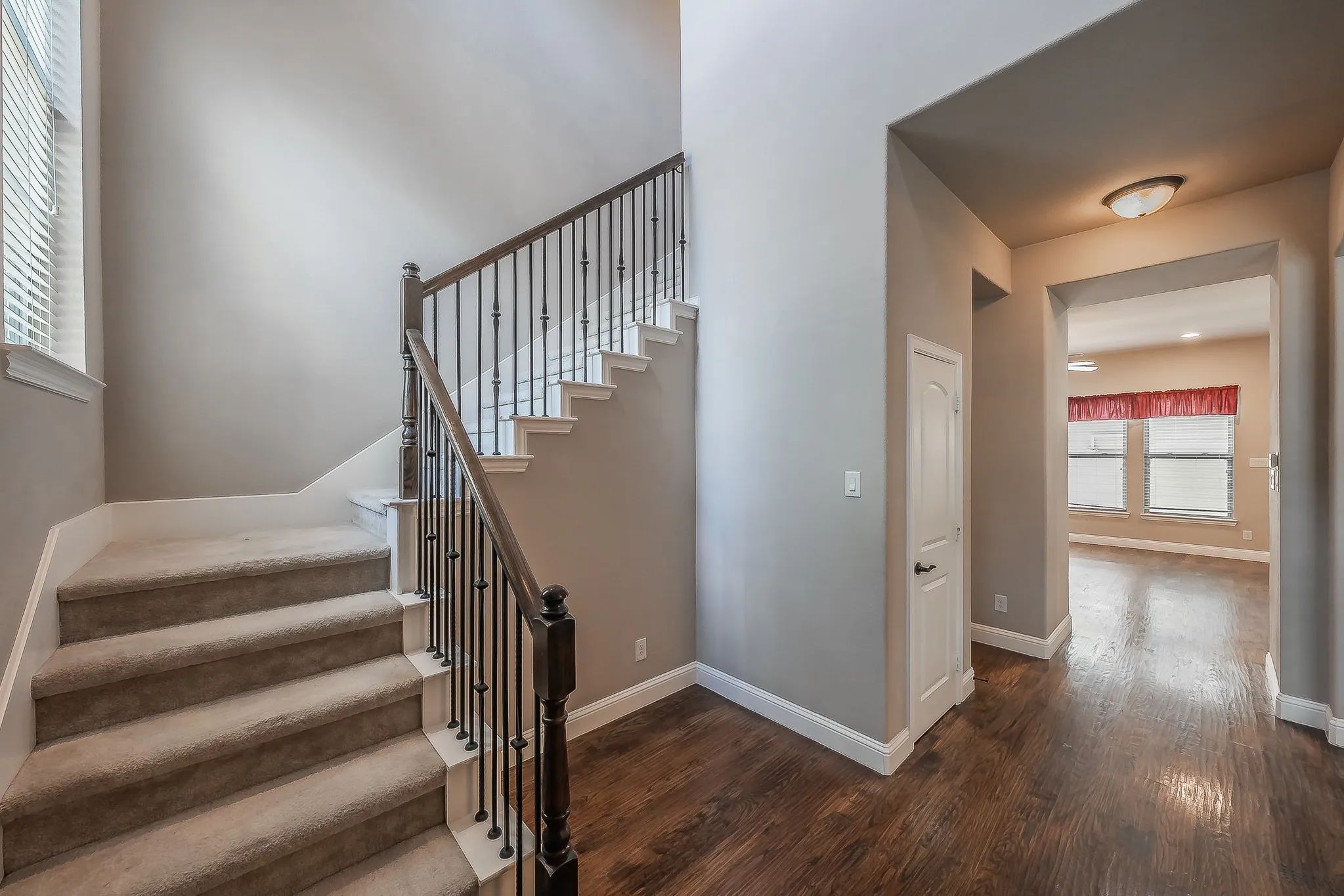 Townhouse For Sale in Tarrant County , 4017 Cascade Sky Drive, Arlington, Texas 76005, 2 Bedroom, 3 Bathroom, 2 Garage spaces, 1,878 Sqft, built in 2013, mls#21328217, Real Estate Agent in Arlington, Homes For Sale in Tarrant county, Homes For Sale in Arlington, Realtor in Arlington Texas, Real Estate Brokerage Independent Realty Texas, Luminita Cordes Realtor