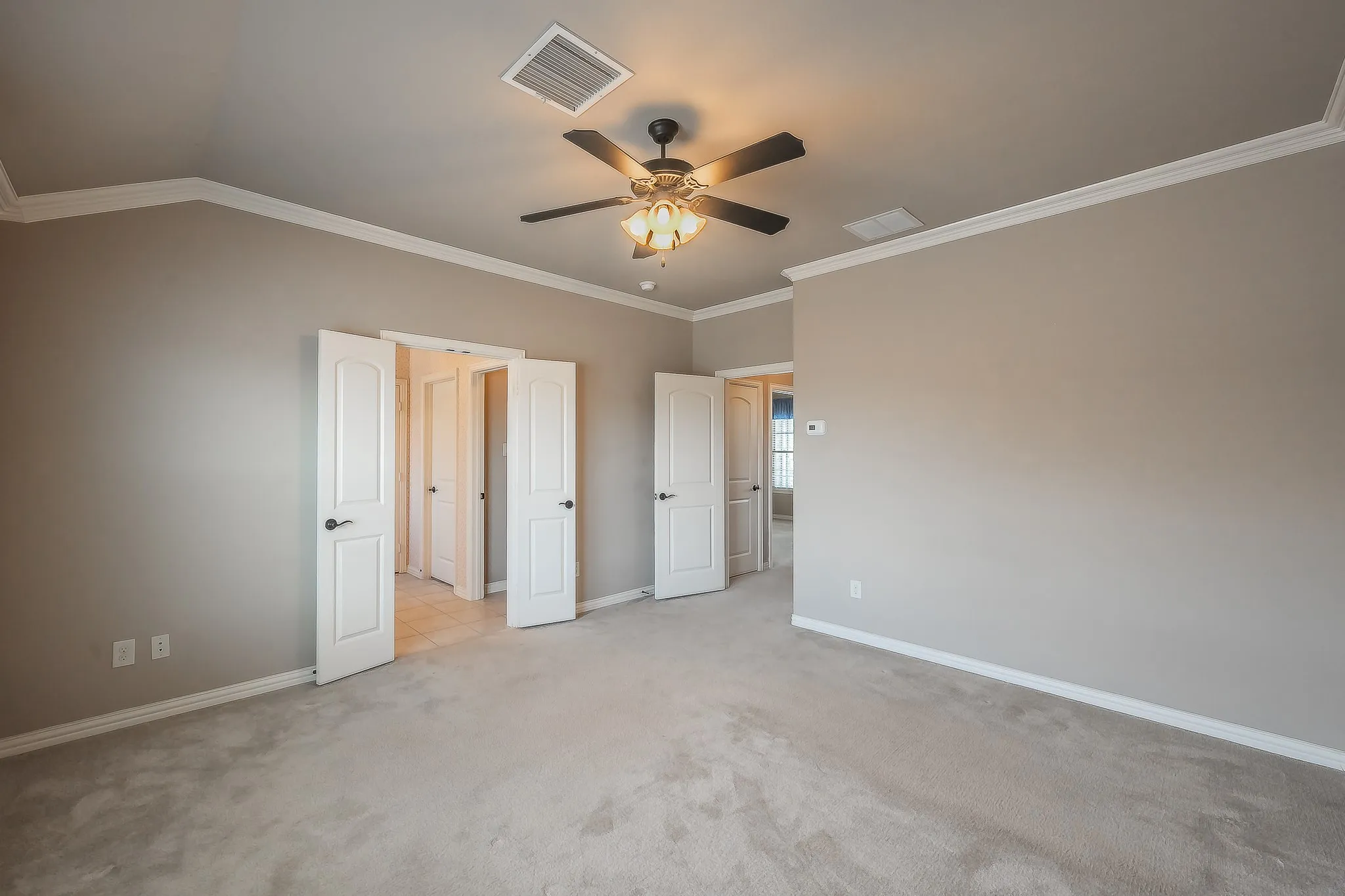 Townhouse For Sale in Tarrant County , 4017 Cascade Sky Drive, Arlington, Texas 76005, 2 Bedroom, 3 Bathroom, 2 Garage spaces, 1,878 Sqft, built in 2013, mls#21328217, Real Estate Agent in Arlington, Homes For Sale in Tarrant county, Homes For Sale in Arlington, Realtor in Arlington Texas, Real Estate Brokerage Independent Realty Texas, Luminita Cordes Realtor
