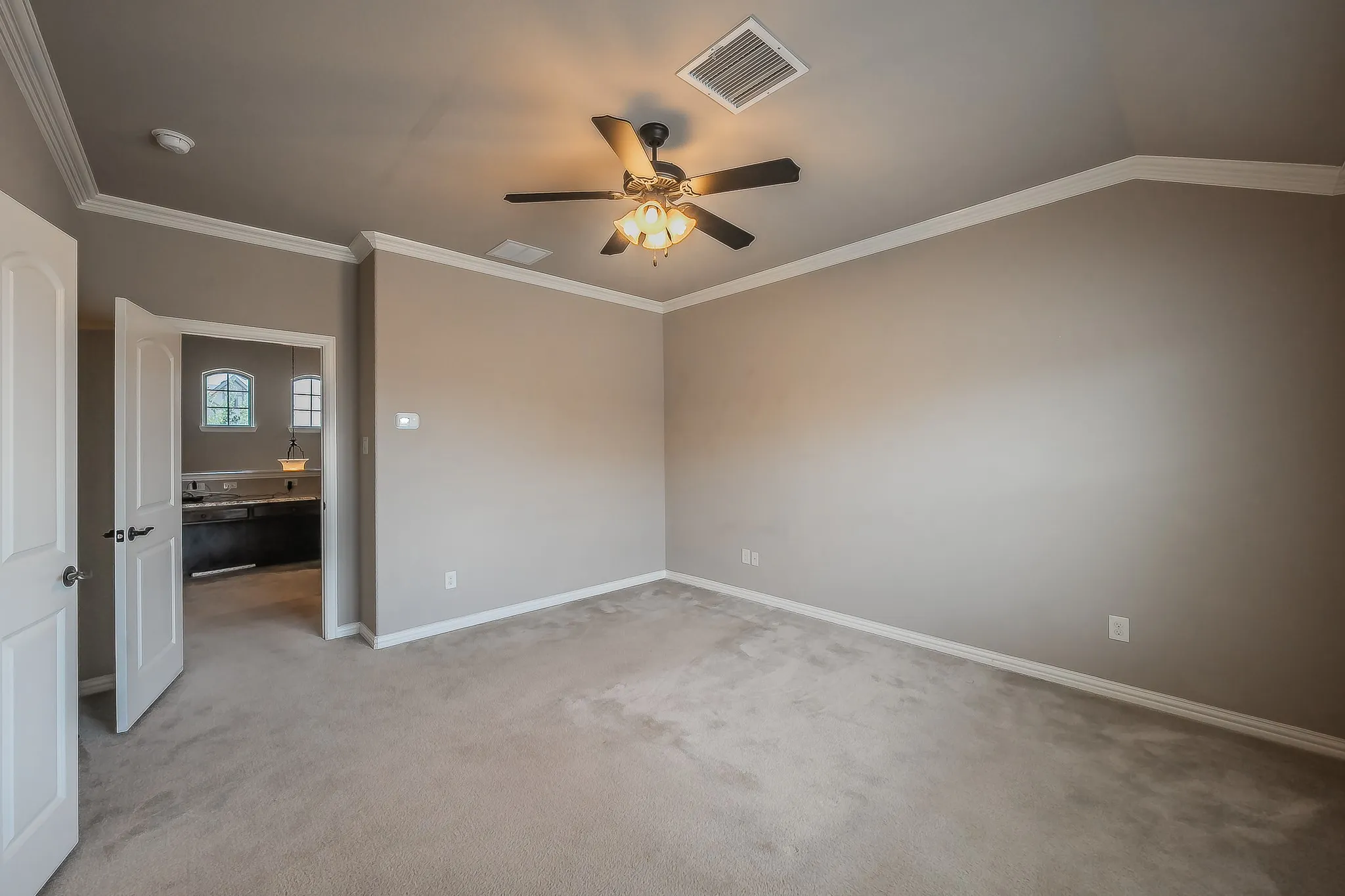 Townhouse For Sale in Tarrant County , 4017 Cascade Sky Drive, Arlington, Texas 76005, 2 Bedroom, 3 Bathroom, 2 Garage spaces, 1,878 Sqft, built in 2013, mls#21328217, Real Estate Agent in Arlington, Homes For Sale in Tarrant county, Homes For Sale in Arlington, Realtor in Arlington Texas, Real Estate Brokerage Independent Realty Texas, Luminita Cordes Realtor