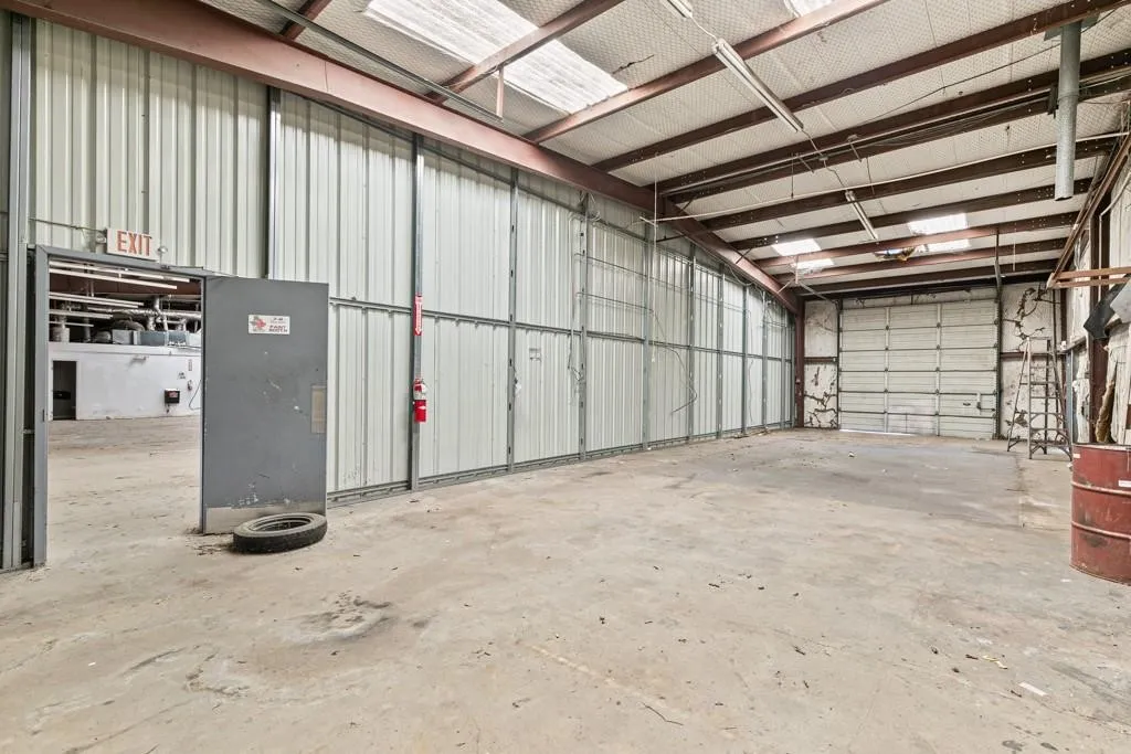 Warehouse For Sale in Kaufman County , 5878 W US Highway 80, Terrell, Texas 75160, 0, 0, Garage spaces, 0 Sqft, built in 1976, Price $1,499,900, mls#21328232, Real Estate Agent in Terrell, Homes For Sale in Kaufman county, Homes For Sale in Terrell, Realtor in Terrell Texas, Real Estate Brokerage Independent Realty Texas, Luminita Cordes Realtor