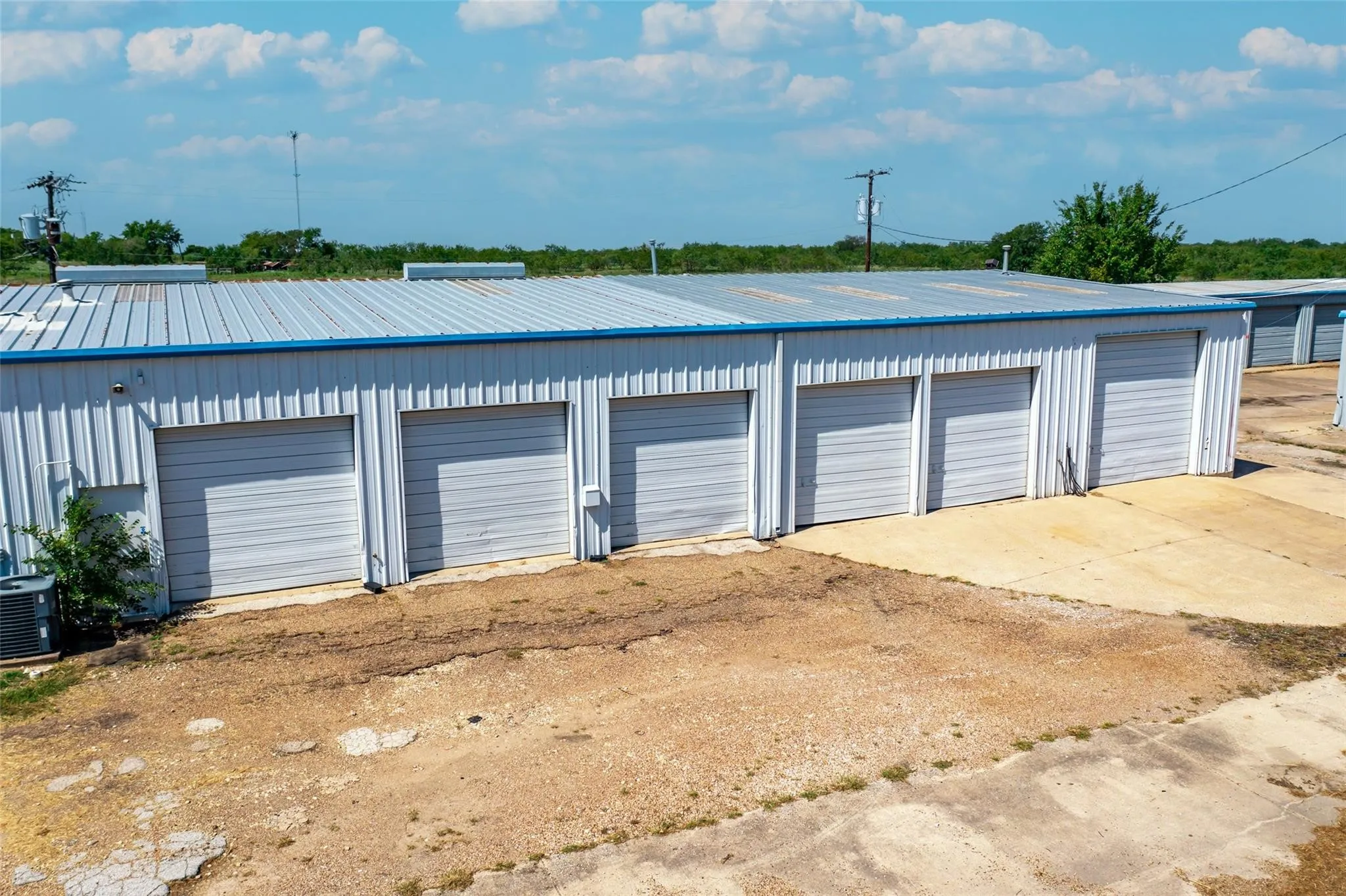 Warehouse For Sale in Kaufman County , 5878 W US Highway 80, Terrell, Texas 75160, 0, 0, Garage spaces, 0 Sqft, built in 1976, Price $1,499,900, mls#21328232, Real Estate Agent in Terrell, Homes For Sale in Kaufman county, Homes For Sale in Terrell, Realtor in Terrell Texas, Real Estate Brokerage Independent Realty Texas, Luminita Cordes Realtor