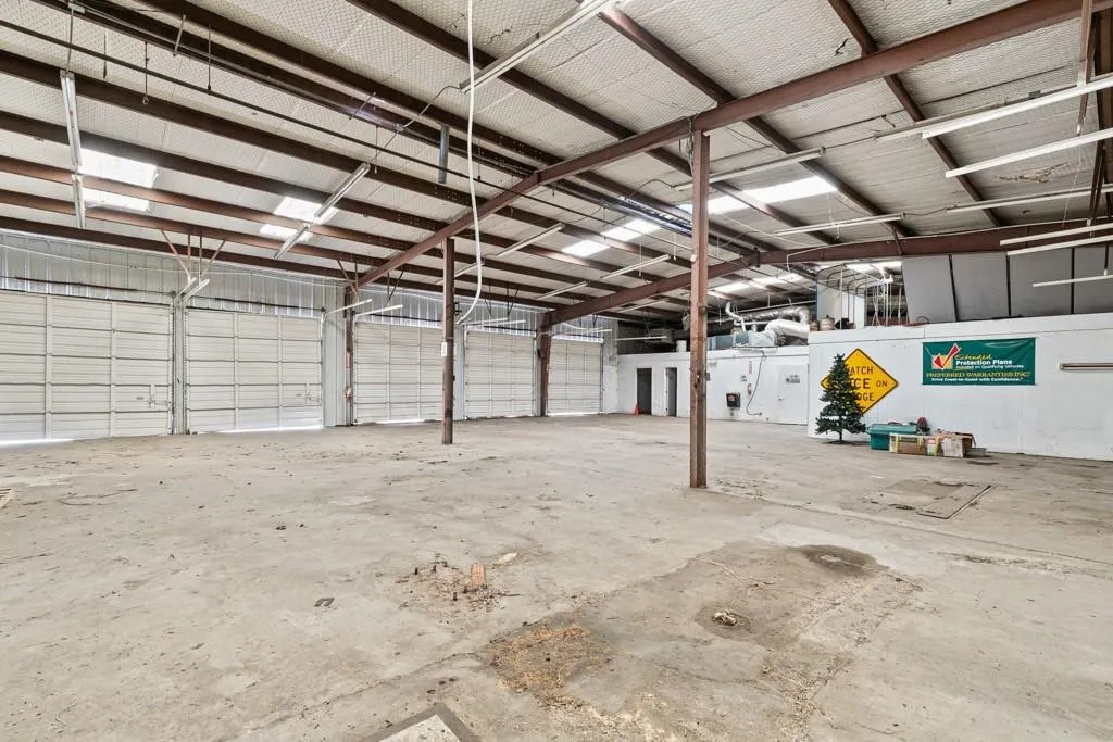 Warehouse For Sale in Kaufman County , 5878 W US Highway 80, Terrell, Texas 75160, 0, 0, Garage spaces, 0 Sqft, built in 1976, Price $1,499,900, mls#21328232, Real Estate Agent in Terrell, Homes For Sale in Kaufman county, Homes For Sale in Terrell, Realtor in Terrell Texas, Real Estate Brokerage Independent Realty Texas, Luminita Cordes Realtor