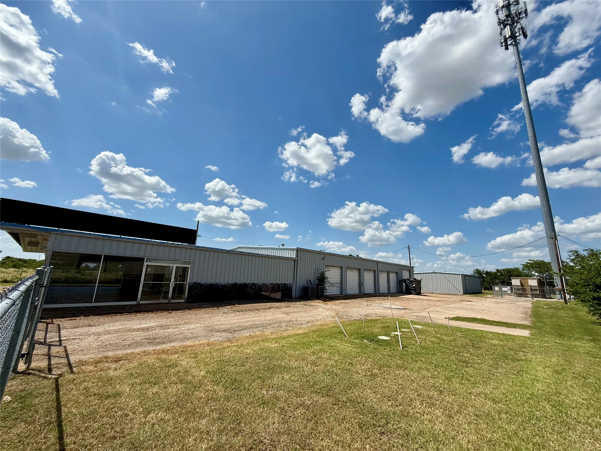 Warehouse For Sale in Kaufman County , 5878 W US Highway 80, Terrell, Texas 75160, 0, 0, Garage spaces, 0 Sqft, built in 1976, Price $1,499,900, mls#21328232, Real Estate Agent in Terrell, Homes For Sale in Kaufman county, Homes For Sale in Terrell, Realtor in Terrell Texas, Real Estate Brokerage Independent Realty Texas, Luminita Cordes Realtor