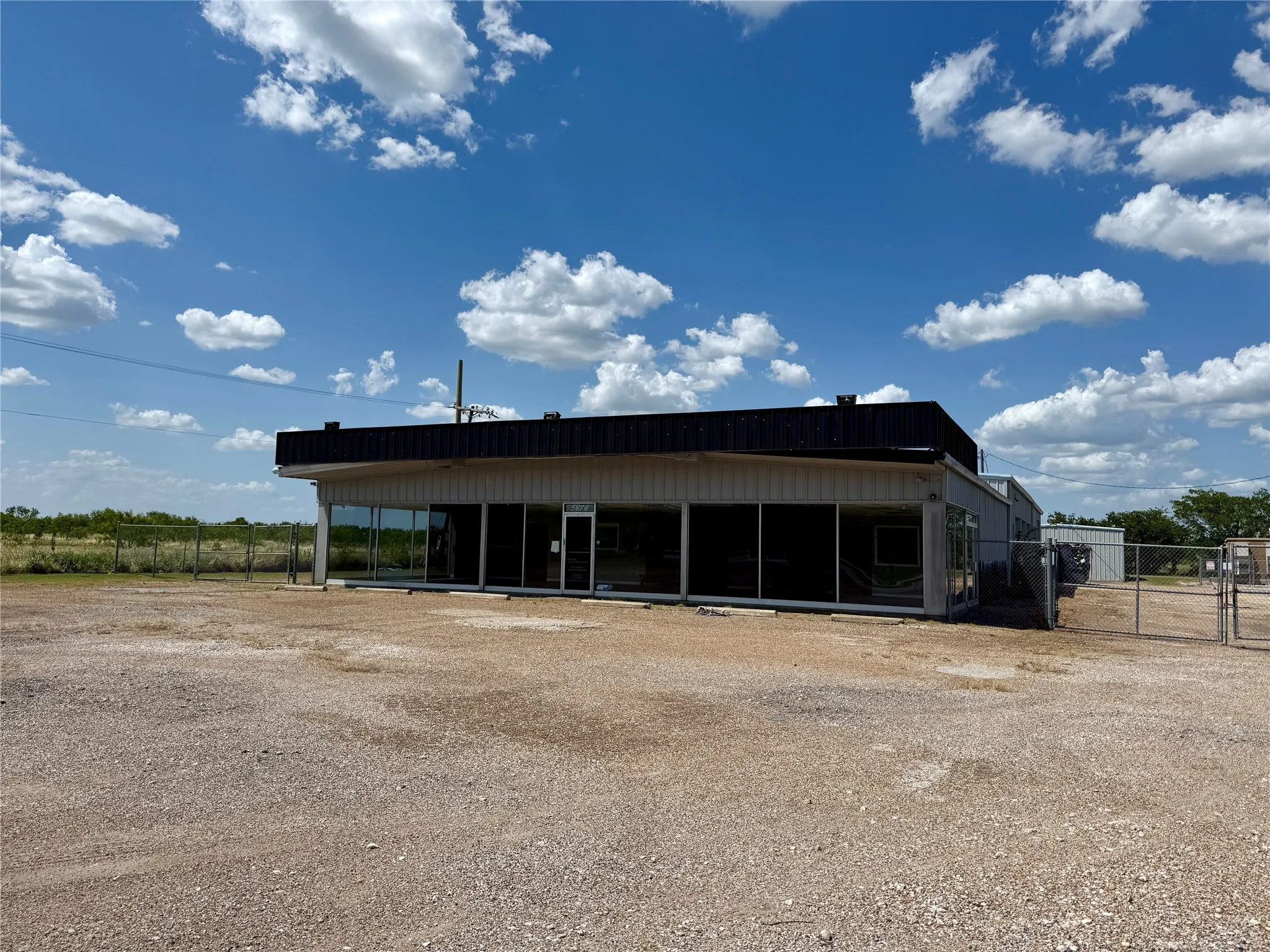 Warehouse For Sale in Kaufman County , 5878 W US Highway 80, Terrell, Texas 75160, 0, 0, Garage spaces, 0 Sqft, built in 1976, Price $1,499,900, mls#21328232, Real Estate Agent in Terrell, Homes For Sale in Kaufman county, Homes For Sale in Terrell, Realtor in Terrell Texas, Real Estate Brokerage Independent Realty Texas, Luminita Cordes Realtor