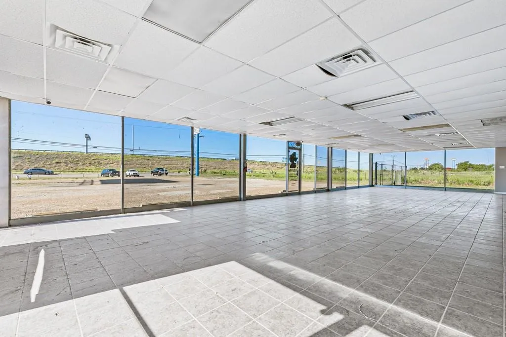Warehouse For Sale in Kaufman County , 5878 W US Highway 80, Terrell, Texas 75160, 0, 0, Garage spaces, 0 Sqft, built in 1976, Price $1,499,900, mls#21328232, Real Estate Agent in Terrell, Homes For Sale in Kaufman county, Homes For Sale in Terrell, Realtor in Terrell Texas, Real Estate Brokerage Independent Realty Texas, Luminita Cordes Realtor