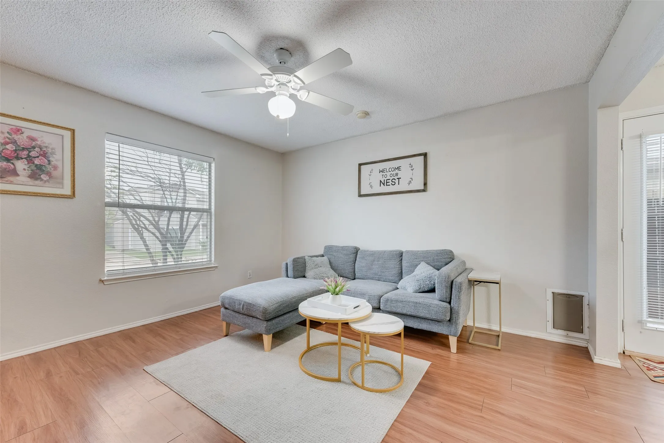 Single Family Residence For Sale in Dallas County , 301 Ensenada Plaza, Dallas, Texas 75211, 3 Bedroom, 3 Bathroom, 2 Garage spaces, 1,411 Sqft, built in 2000, mls#21328070, Real Estate Agent in Dallas, Homes For Sale in Dallas county, Homes For Sale in Dallas, Realtor in Dallas Texas, Real Estate Brokerage Independent Realty Texas, Luminita Cordes Realtor