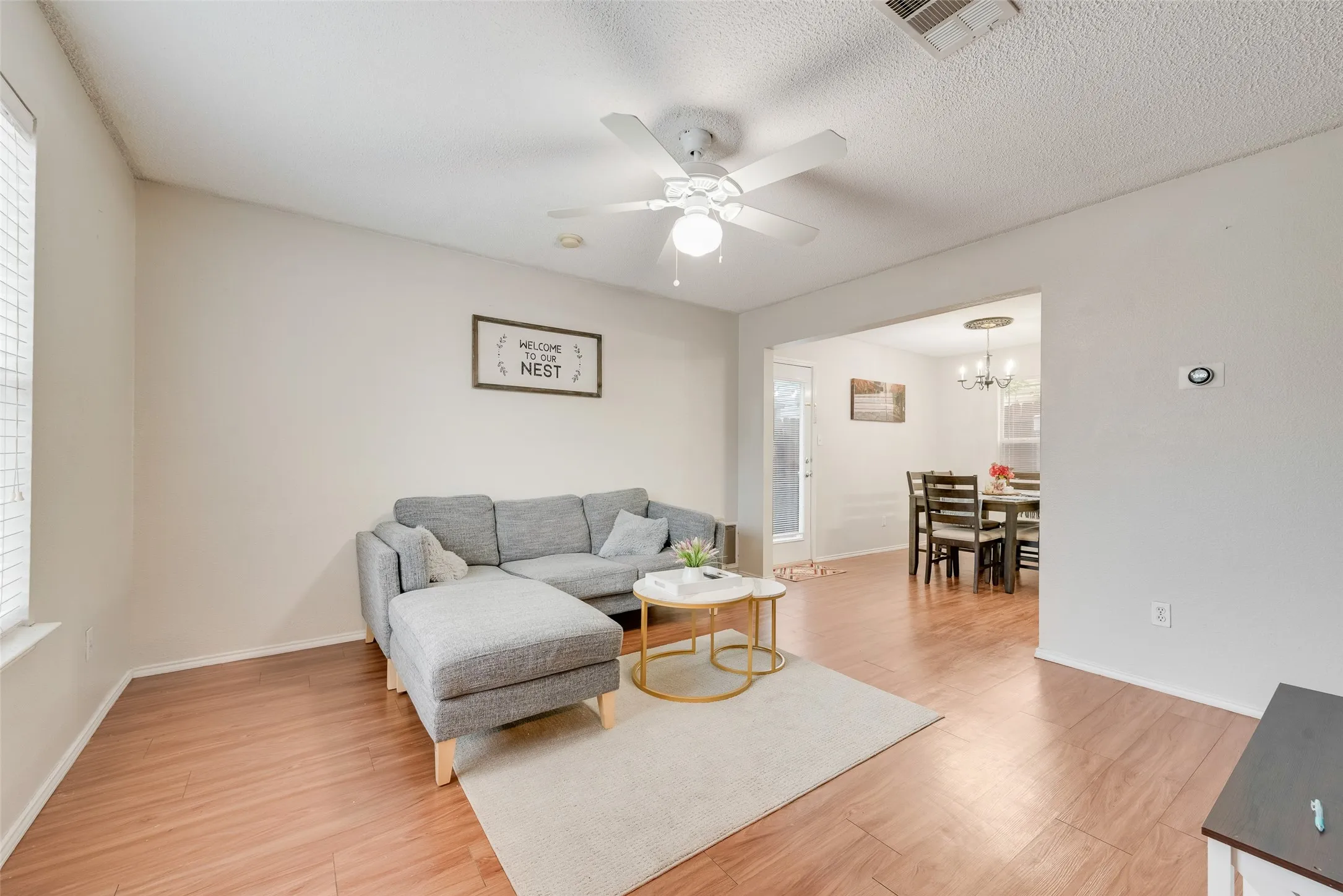 Single Family Residence For Sale in Dallas County , 301 Ensenada Plaza, Dallas, Texas 75211, 3 Bedroom, 3 Bathroom, 2 Garage spaces, 1,411 Sqft, built in 2000, mls#21328070, Real Estate Agent in Dallas, Homes For Sale in Dallas county, Homes For Sale in Dallas, Realtor in Dallas Texas, Real Estate Brokerage Independent Realty Texas, Luminita Cordes Realtor