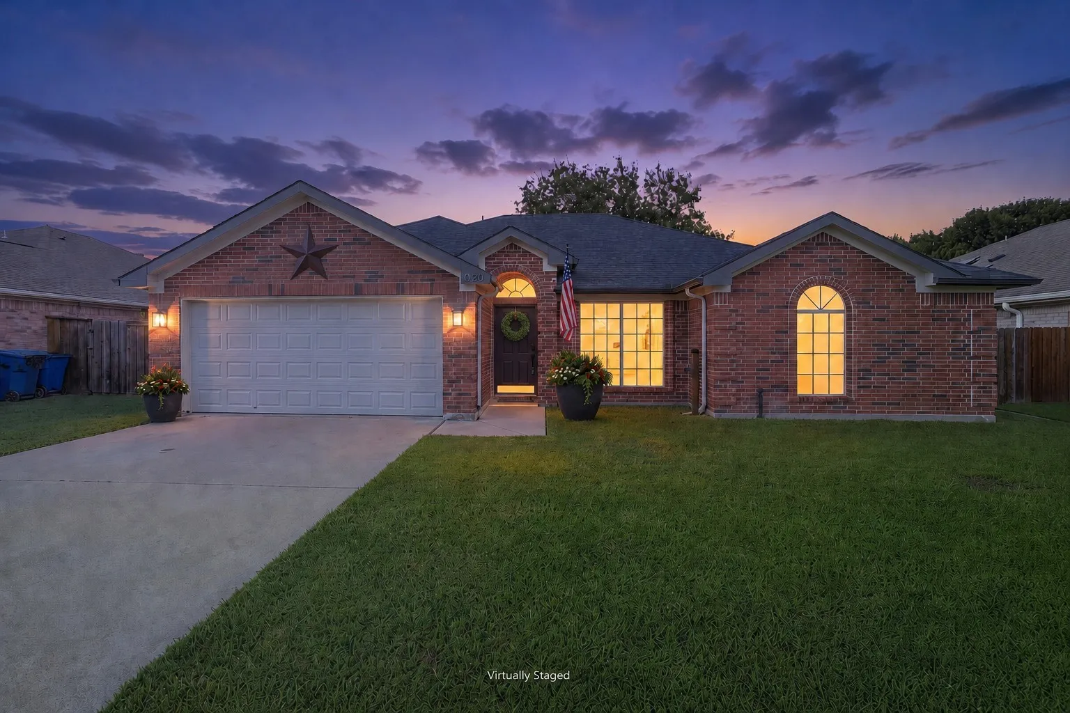 If you want a pretty home, check this one out! Only the accessories are virtually staged, this home has a wonderful green lawn.