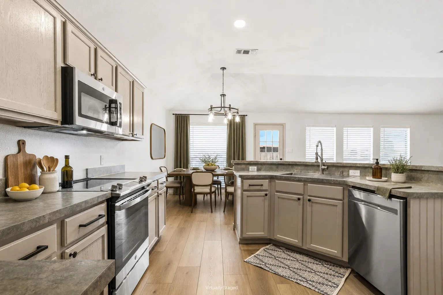 The kitchen has been updated, please ask for the "updated" list attached to the listing