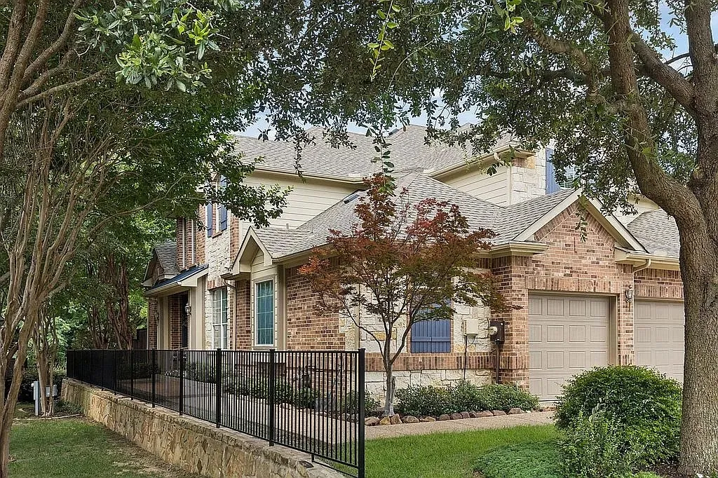 Townhouse For Sale in Dallas County , 6303 Wildlife Trail, Garland, Texas 75044, 3 Bedroom, 3 Bathroom, 2 Garage spaces, 2,267 Sqft, built in 2008, mls#21327762, Real Estate Agent in Garland, Homes For Sale in Dallas county, Homes For Sale in Garland, Realtor in Garland Texas, Real Estate Brokerage Independent Realty Texas, Luminita Cordes Realtor