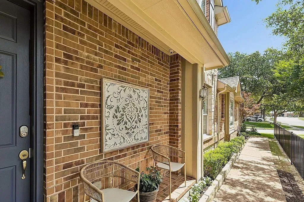 Townhouse For Sale in Dallas County , 6303 Wildlife Trail, Garland, Texas 75044, 3 Bedroom, 3 Bathroom, 2 Garage spaces, 2,267 Sqft, built in 2008, mls#21327762, Real Estate Agent in Garland, Homes For Sale in Dallas county, Homes For Sale in Garland, Realtor in Garland Texas, Real Estate Brokerage Independent Realty Texas, Luminita Cordes Realtor