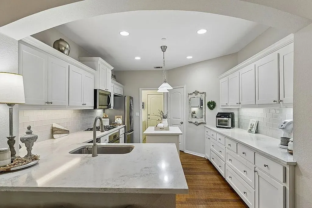 Townhouse For Sale in Dallas County , 6303 Wildlife Trail, Garland, Texas 75044, 3 Bedroom, 3 Bathroom, 2 Garage spaces, 2,267 Sqft, built in 2008, mls#21327762, Real Estate Agent in Garland, Homes For Sale in Dallas county, Homes For Sale in Garland, Realtor in Garland Texas, Real Estate Brokerage Independent Realty Texas, Luminita Cordes Realtor
