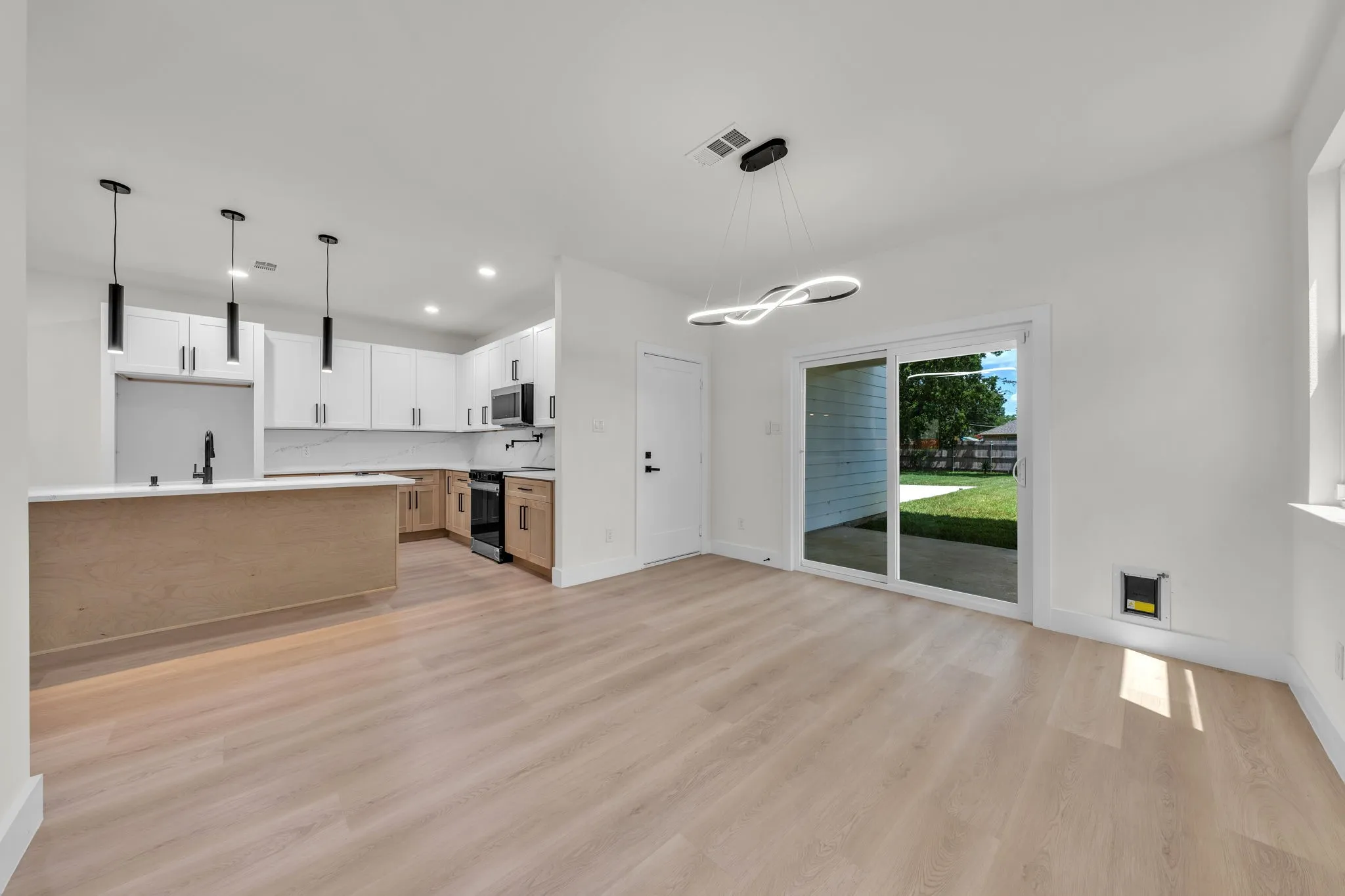 Single Family Residence For Sale in Dallas County , 3639 Pueblo Street, Dallas, Texas 75212, 3 Bedroom, 4 Bathroom, 2 Garage spaces, 1,765 Sqft, built in 2025, mls#21327284, Real Estate Agent in Dallas, Homes For Sale in Dallas county, Homes For Sale in Dallas, Realtor in Dallas Texas, Real Estate Brokerage Independent Realty Texas, Luminita Cordes Realtor