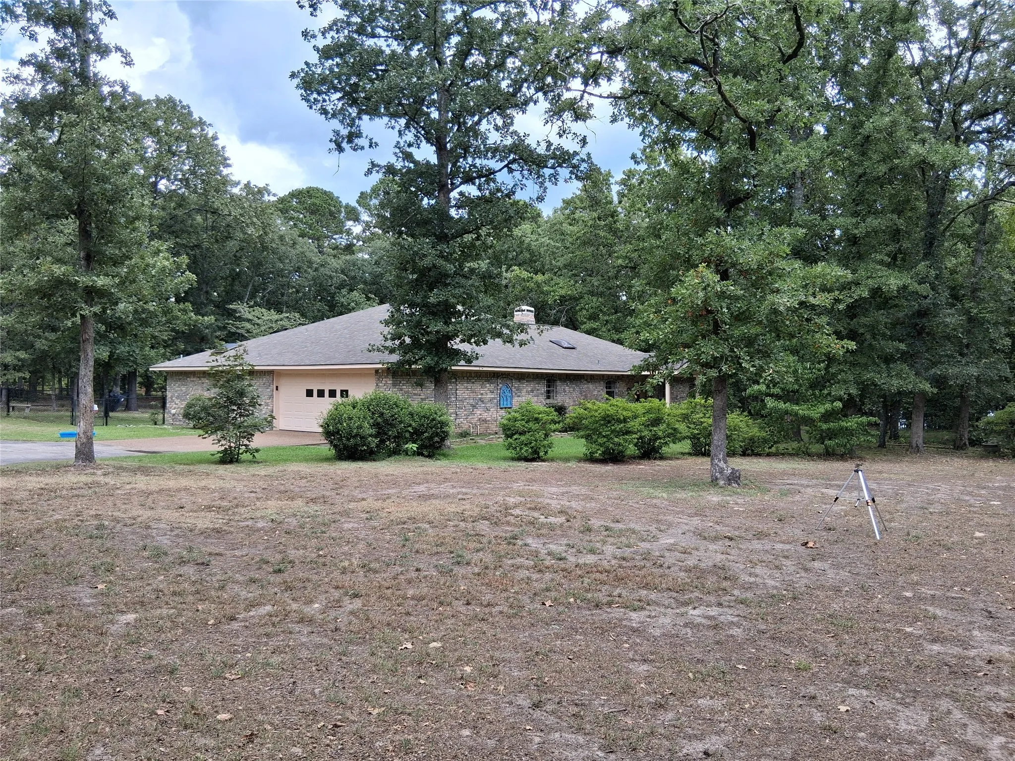 Single Family Residence For Sale in Wood County , 1325 Private Road 7905, Hawkins, Texas 75765, 3 Bedroom, 3 Bathroom, 2 Garage spaces, 2,106 Sqft, built in 2001, mls#21319885, Real Estate Agent in Hawkins, Homes For Sale in Wood county, Homes For Sale in Hawkins, Realtor in Hawkins Texas, Real Estate Brokerage Independent Realty Texas, Luminita Cordes Realtor