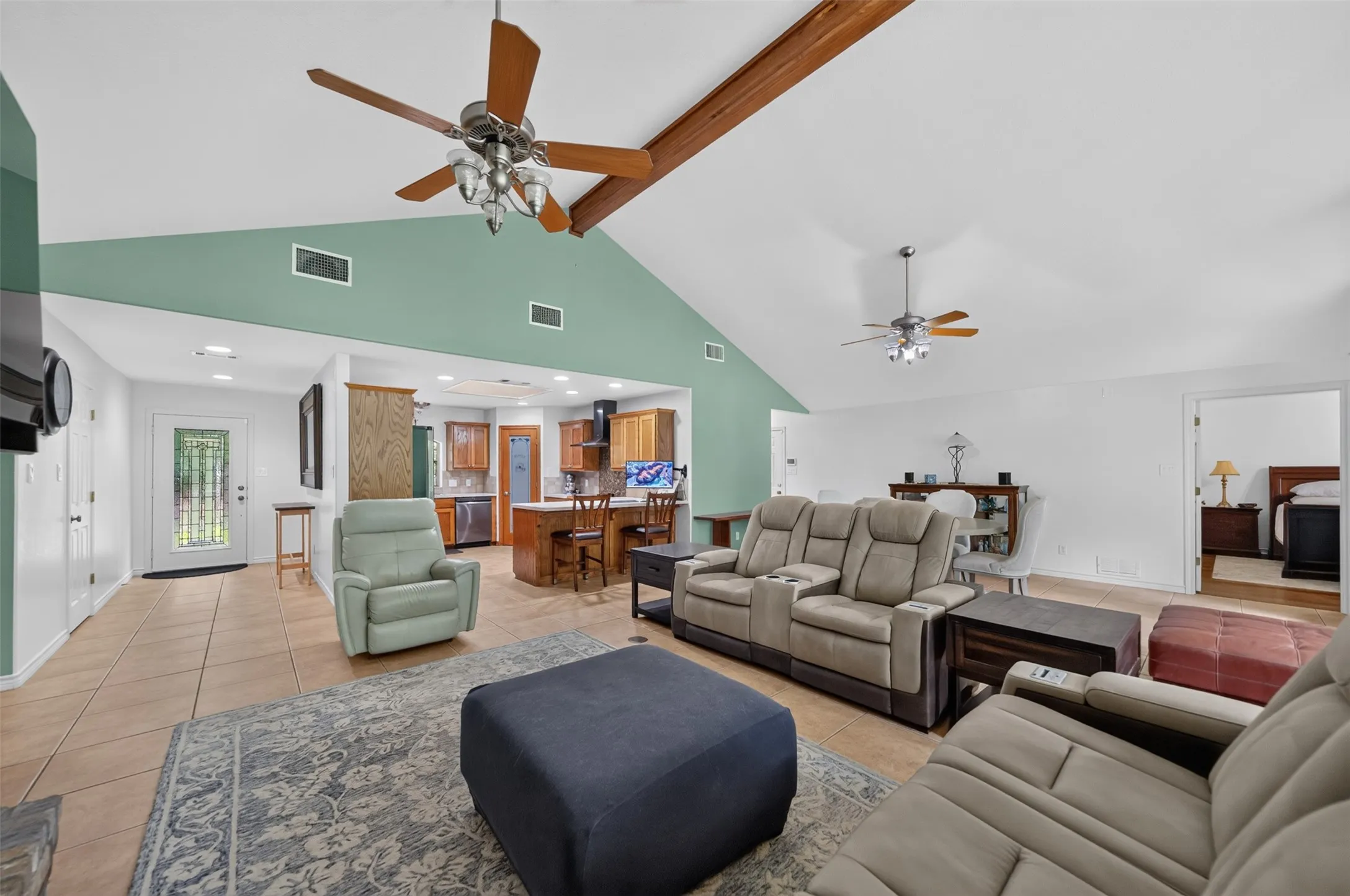 Single Family Residence For Sale in Wood County , 1325 Private Road 7905, Hawkins, Texas 75765, 3 Bedroom, 3 Bathroom, 2 Garage spaces, 2,106 Sqft, built in 2001, mls#21319885, Real Estate Agent in Hawkins, Homes For Sale in Wood county, Homes For Sale in Hawkins, Realtor in Hawkins Texas, Real Estate Brokerage Independent Realty Texas, Luminita Cordes Realtor