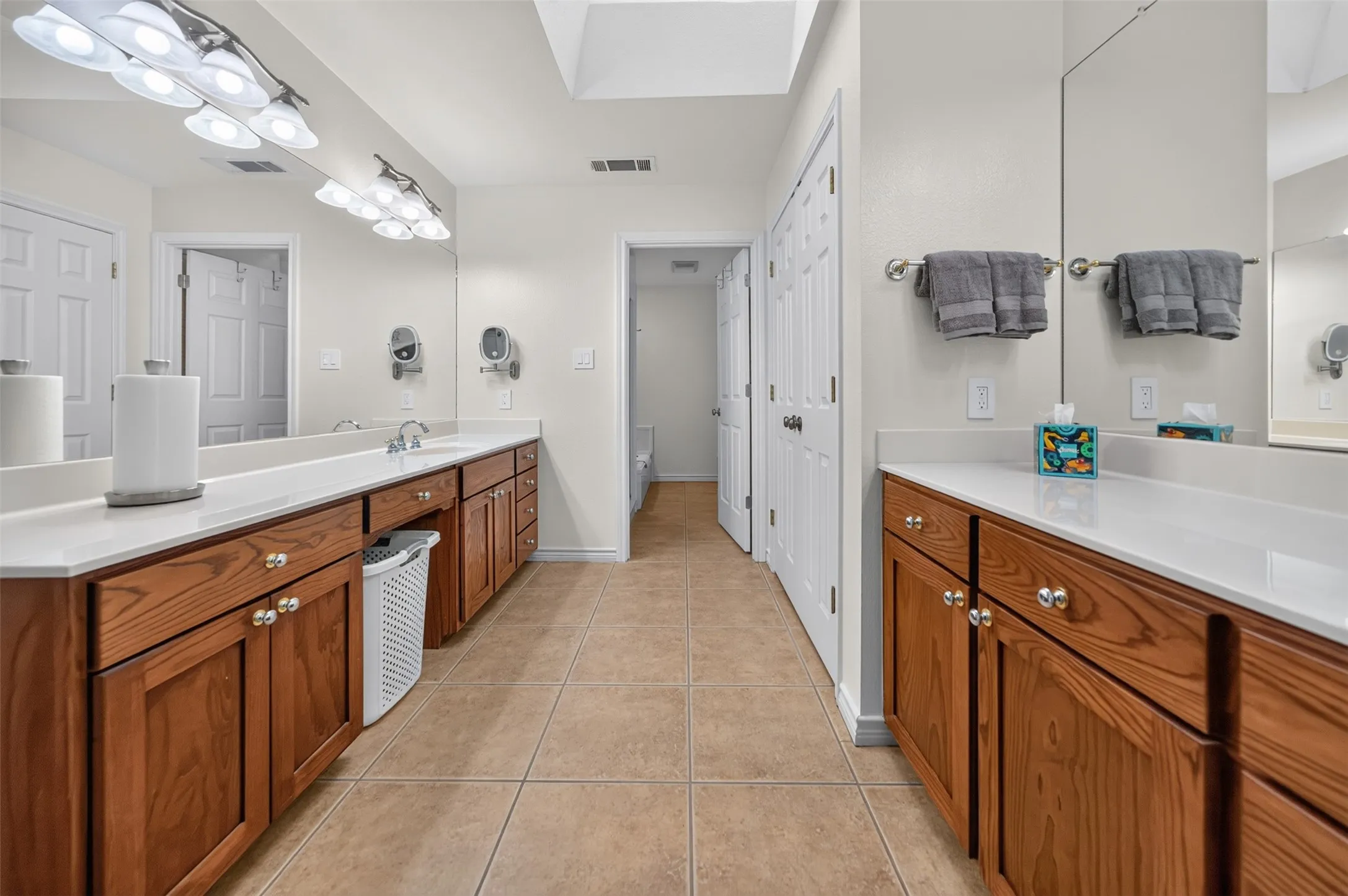 Single Family Residence For Sale in Wood County , 1325 Private Road 7905, Hawkins, Texas 75765, 3 Bedroom, 3 Bathroom, 2 Garage spaces, 2,106 Sqft, built in 2001, mls#21319885, Real Estate Agent in Hawkins, Homes For Sale in Wood county, Homes For Sale in Hawkins, Realtor in Hawkins Texas, Real Estate Brokerage Independent Realty Texas, Luminita Cordes Realtor